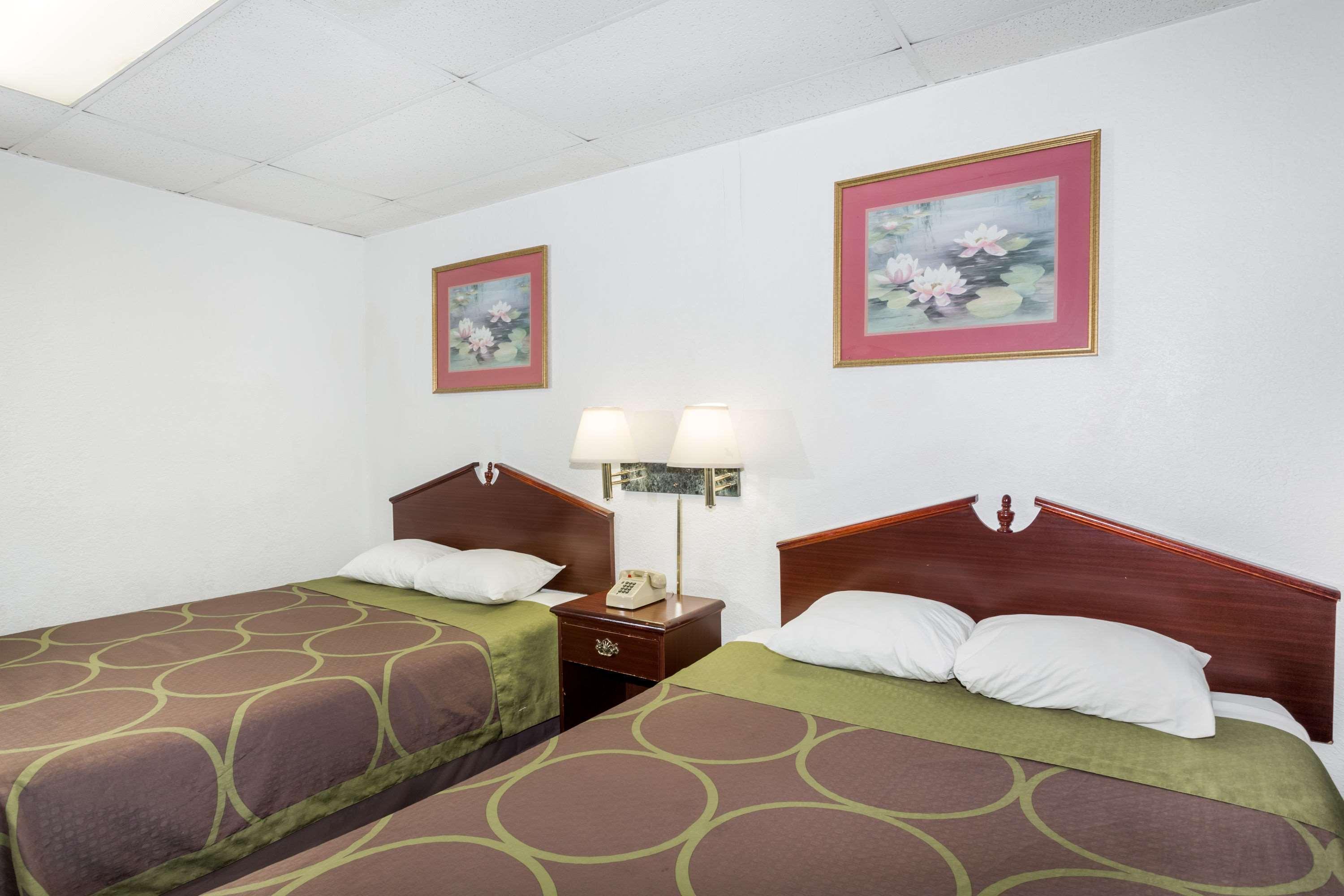 Super 8 By Wyndham Pompano