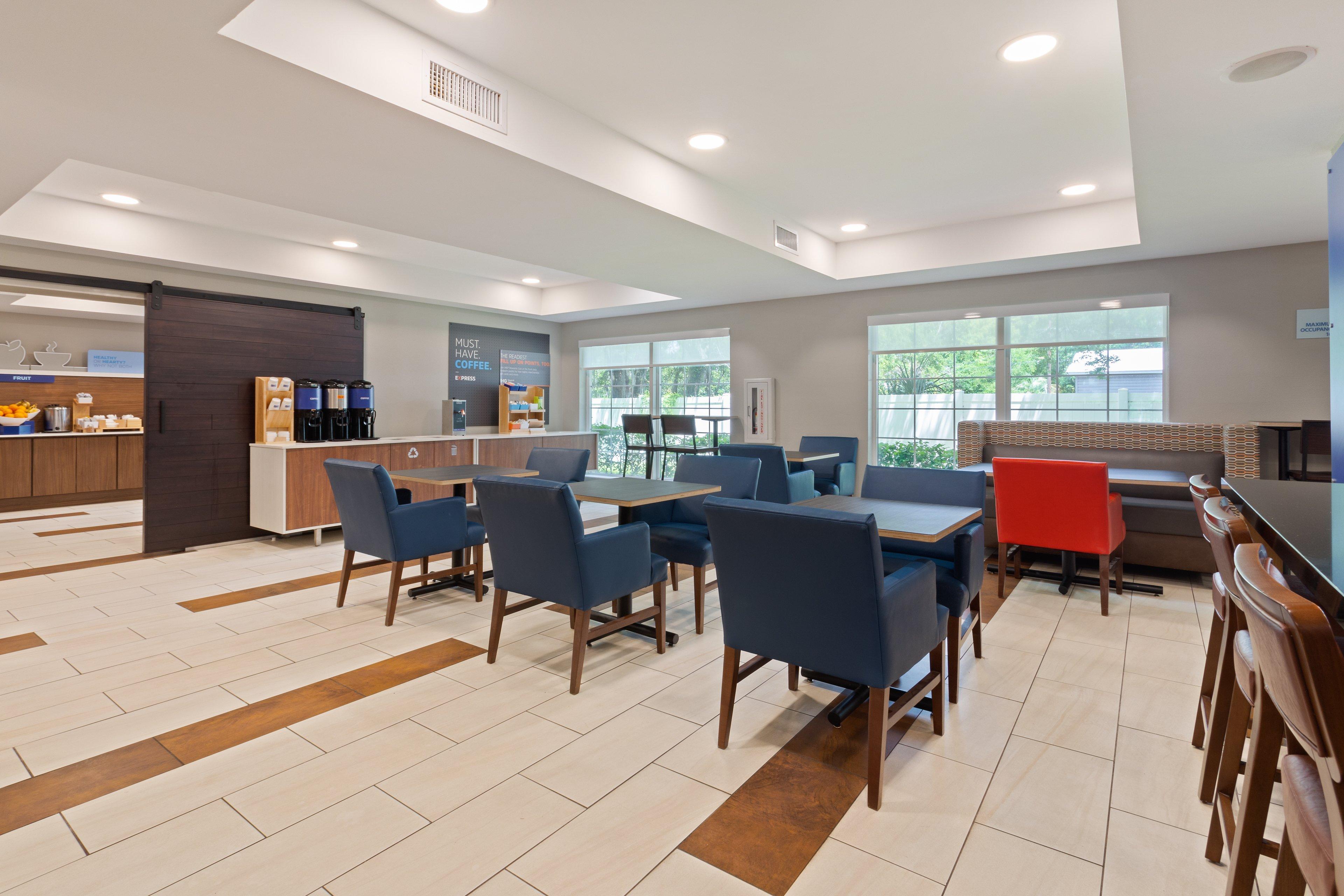 Express East By Ihg Hotel