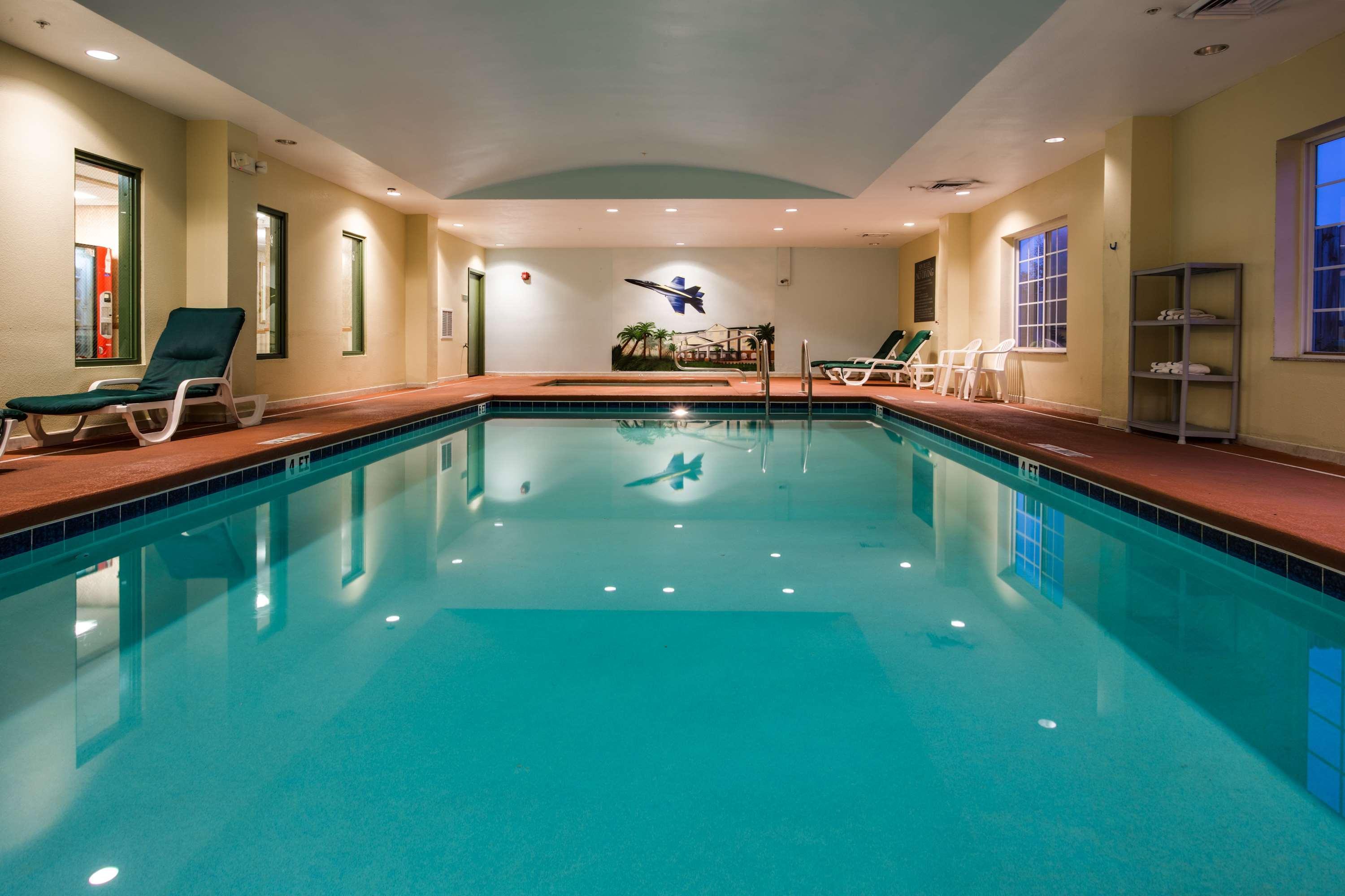 Country & By Radisson, West, Fl Hotel Pensacola