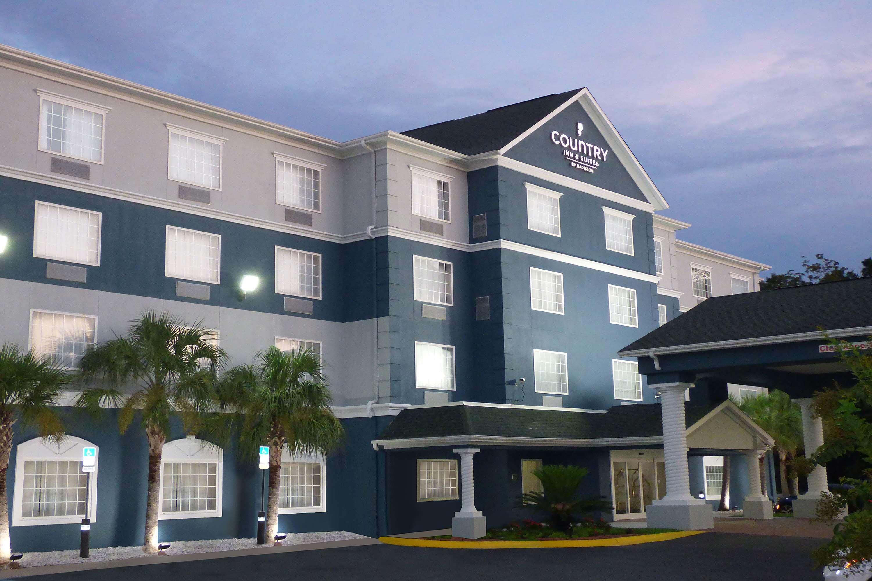 Hotel Country & By Radisson, West, Fl
