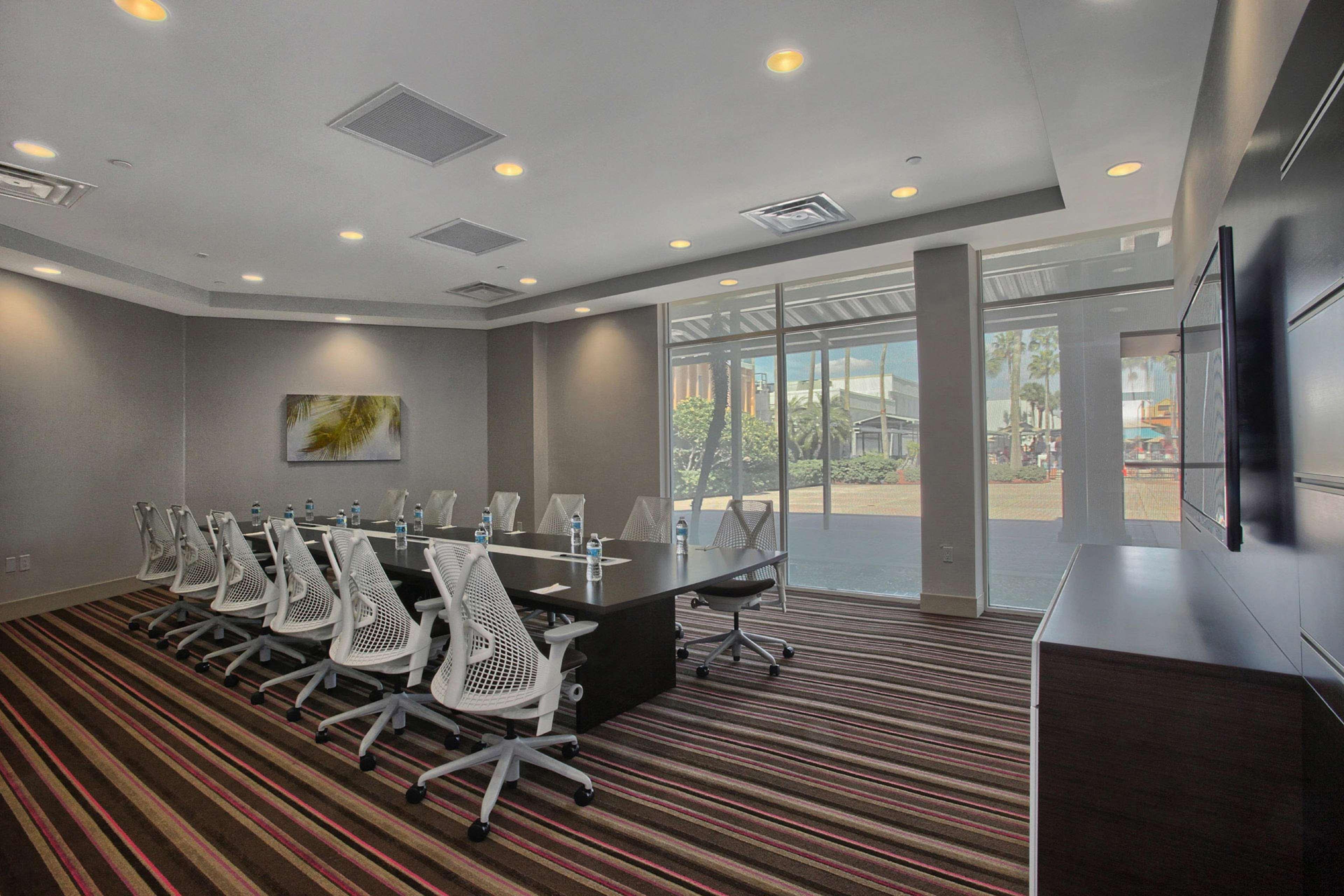 Doubletree By Hilton At The Entrance To Universal Orlando