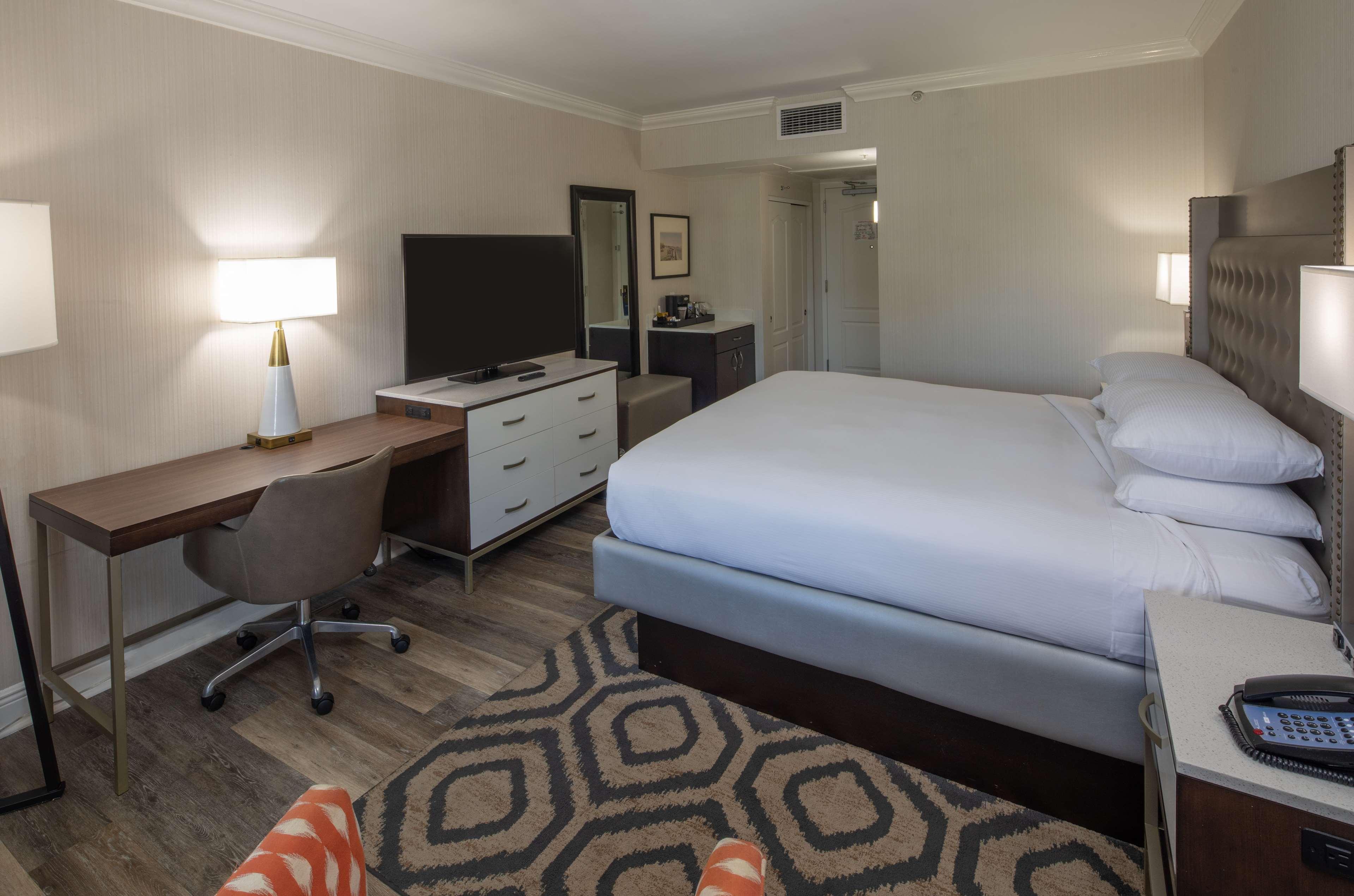 Hilton Historic Bayfront 4*