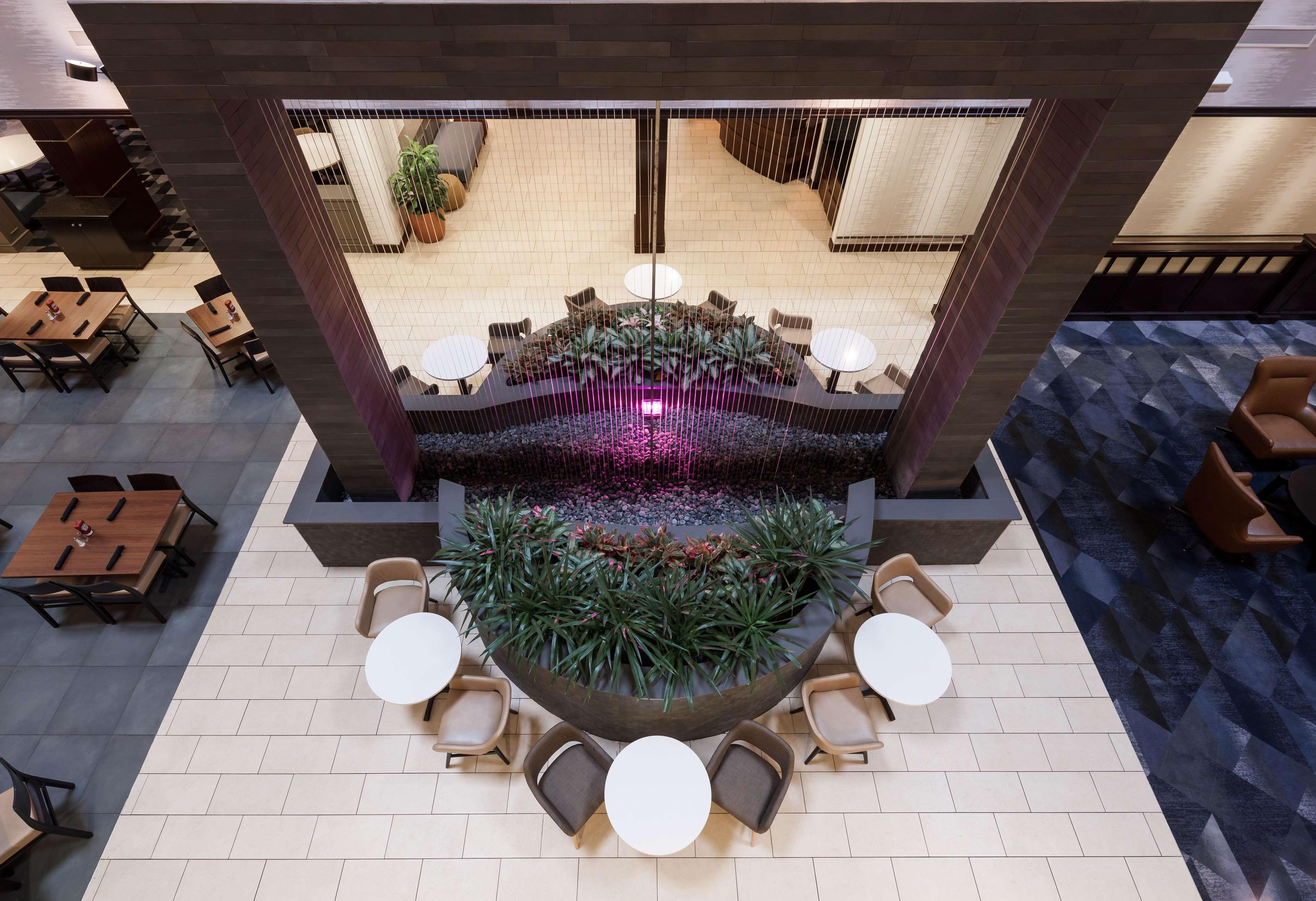 Hotel Embassy By Hilton Brandon