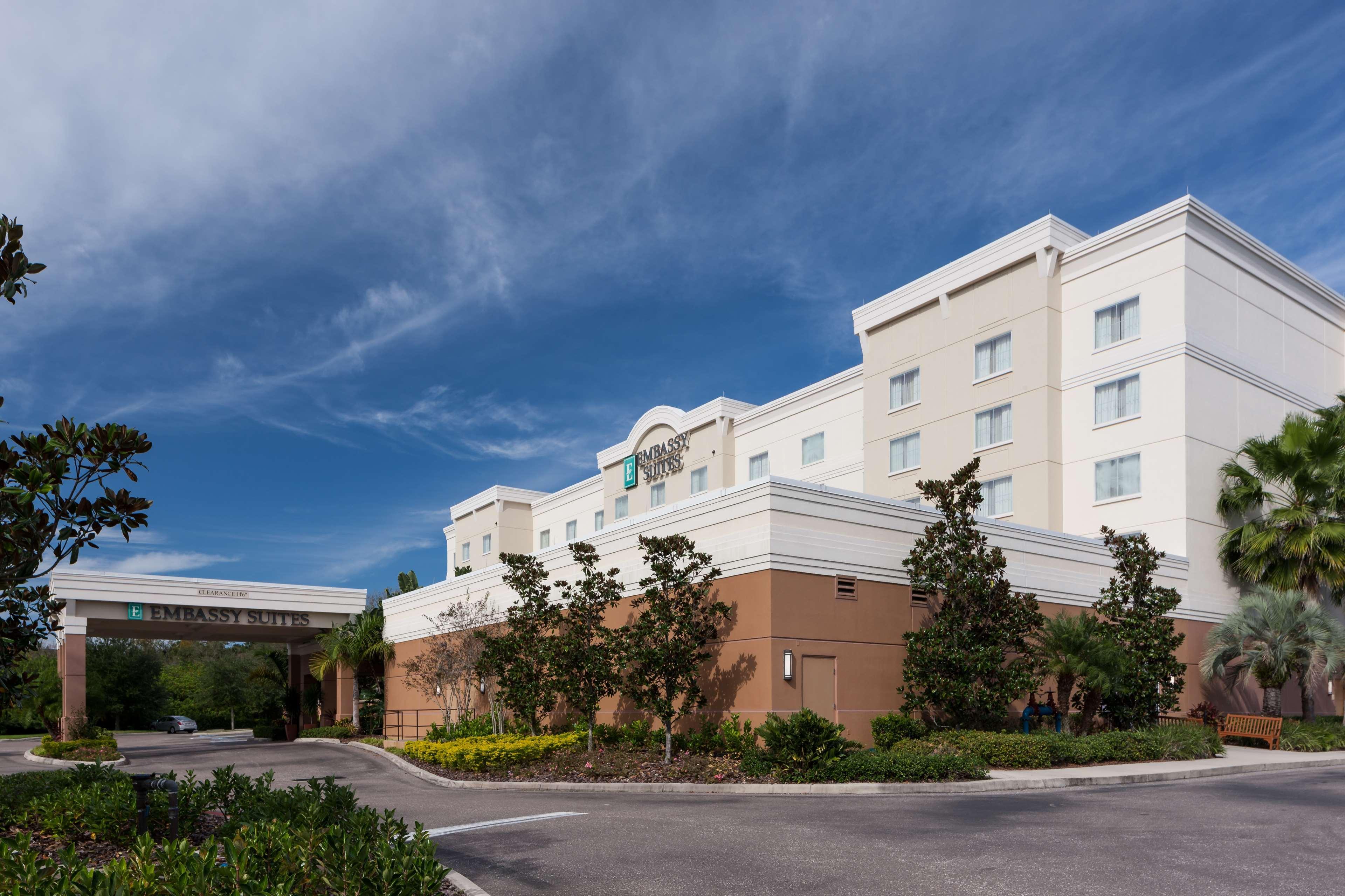 Hotel Embassy By Hilton Brandon 4*