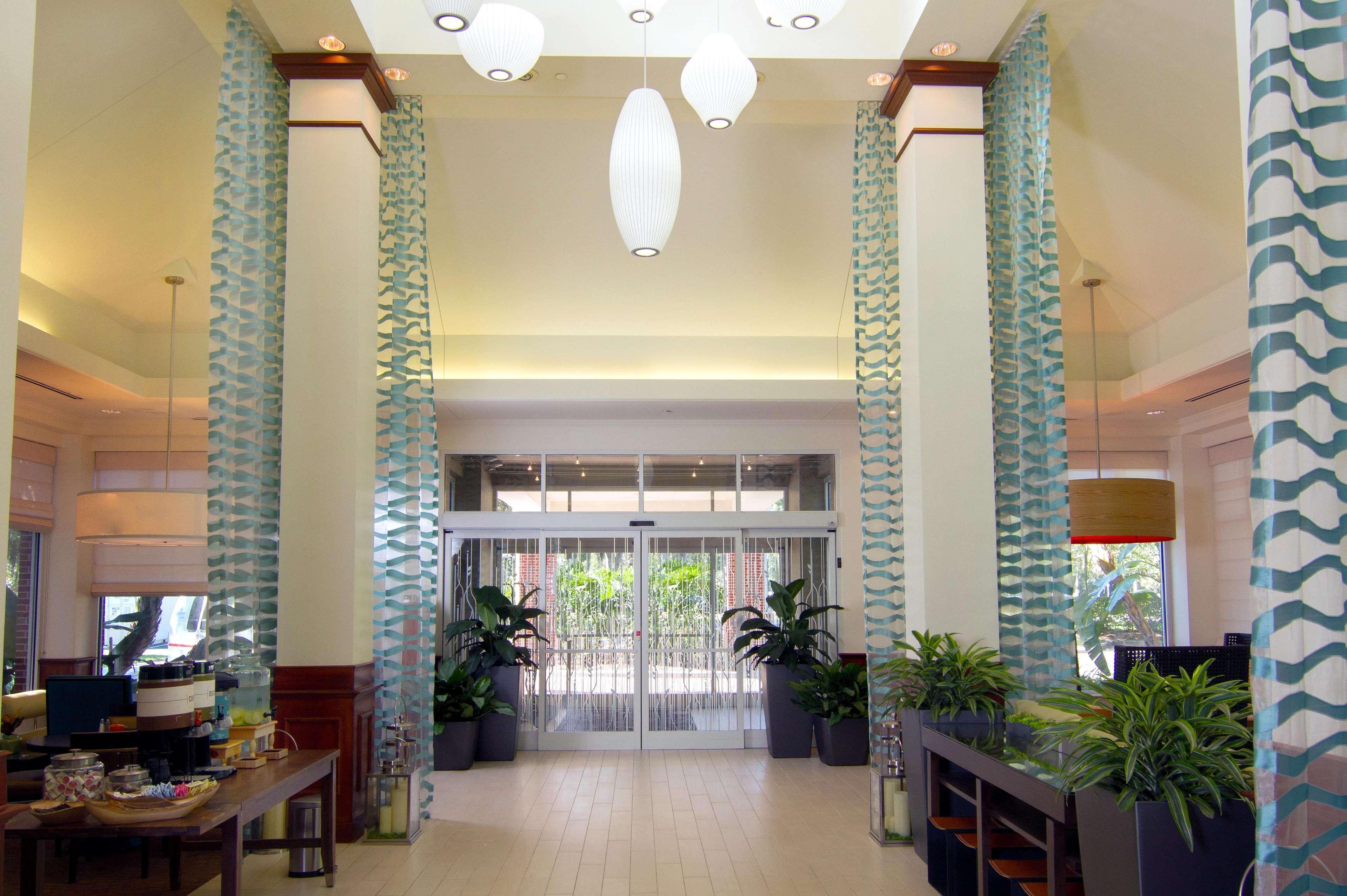 Hilton Garden East Brandon 3*