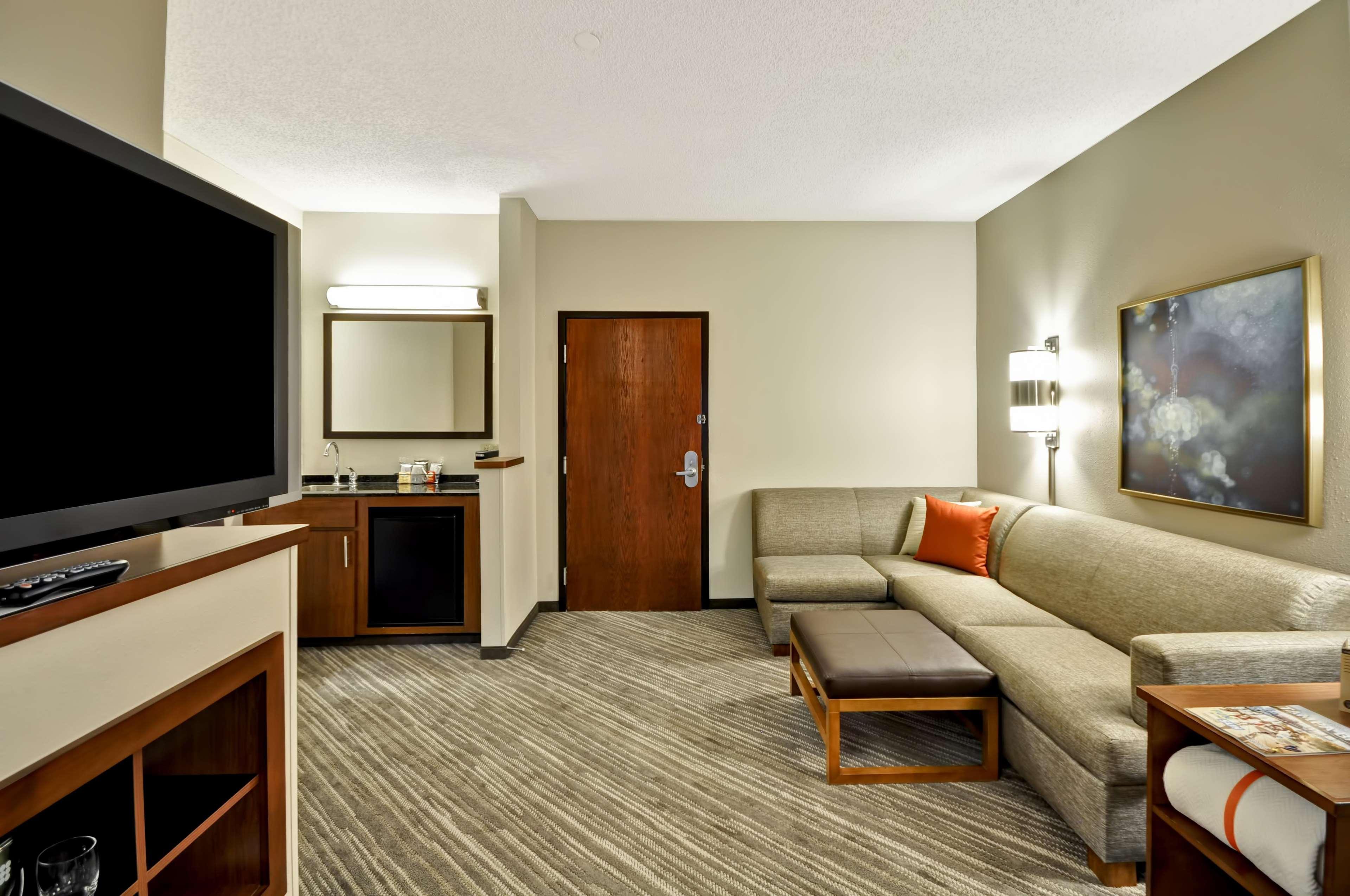 Hotel Hyatt Place Airport/westshore 3*