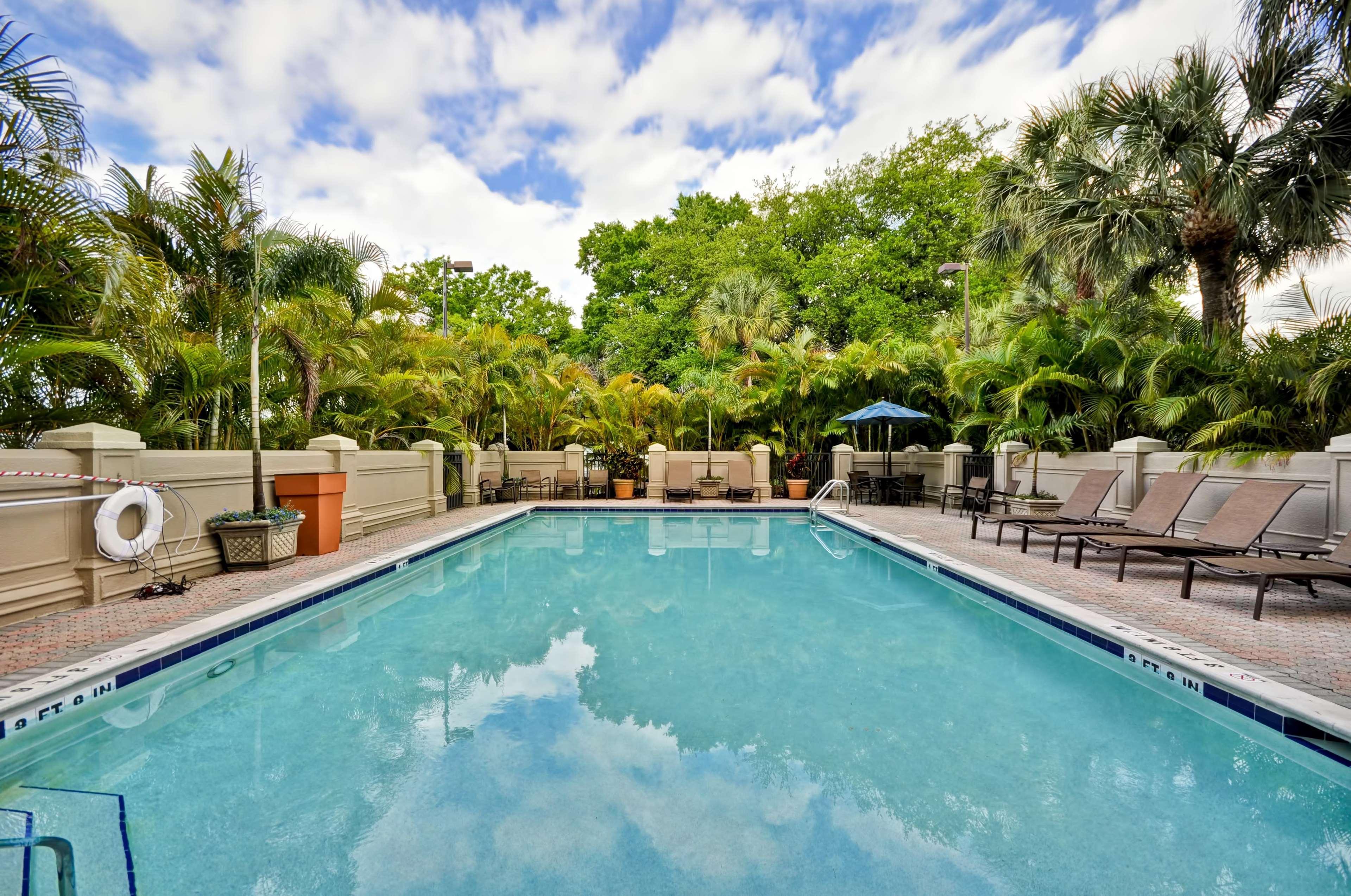 Hyatt Place Airport/westshore 3*