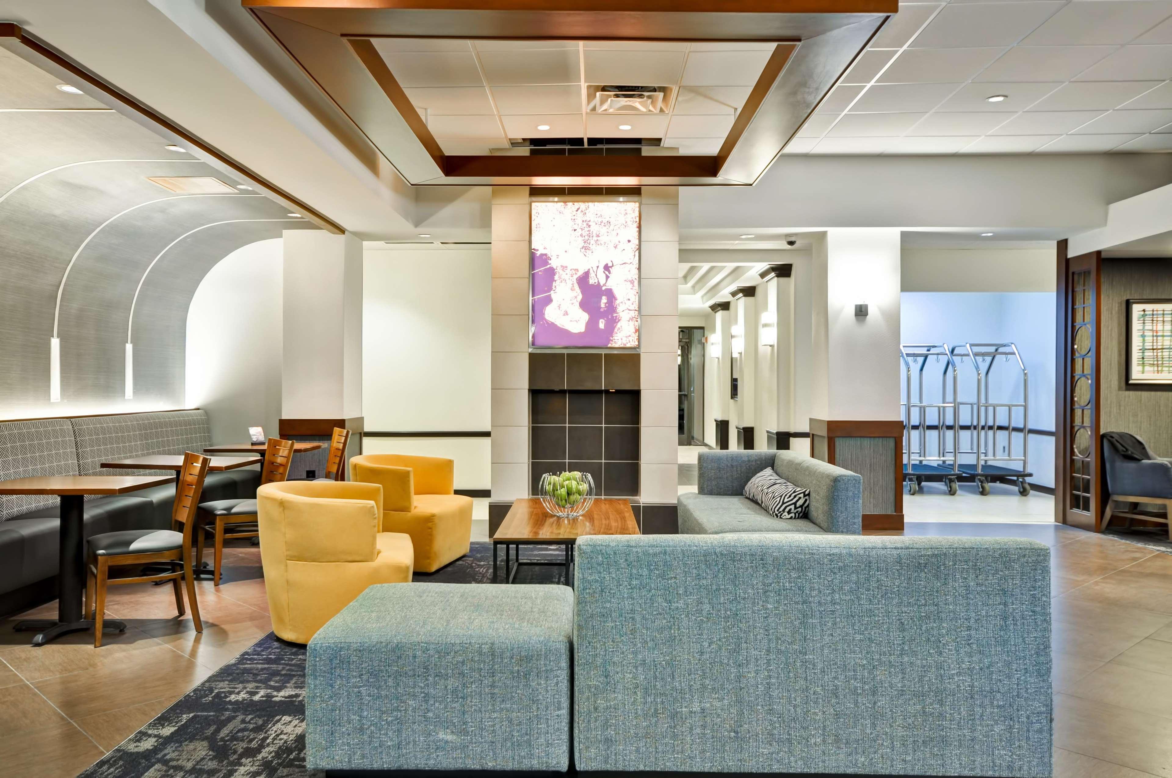 Hyatt Place Airport/westshore Hotel 3*