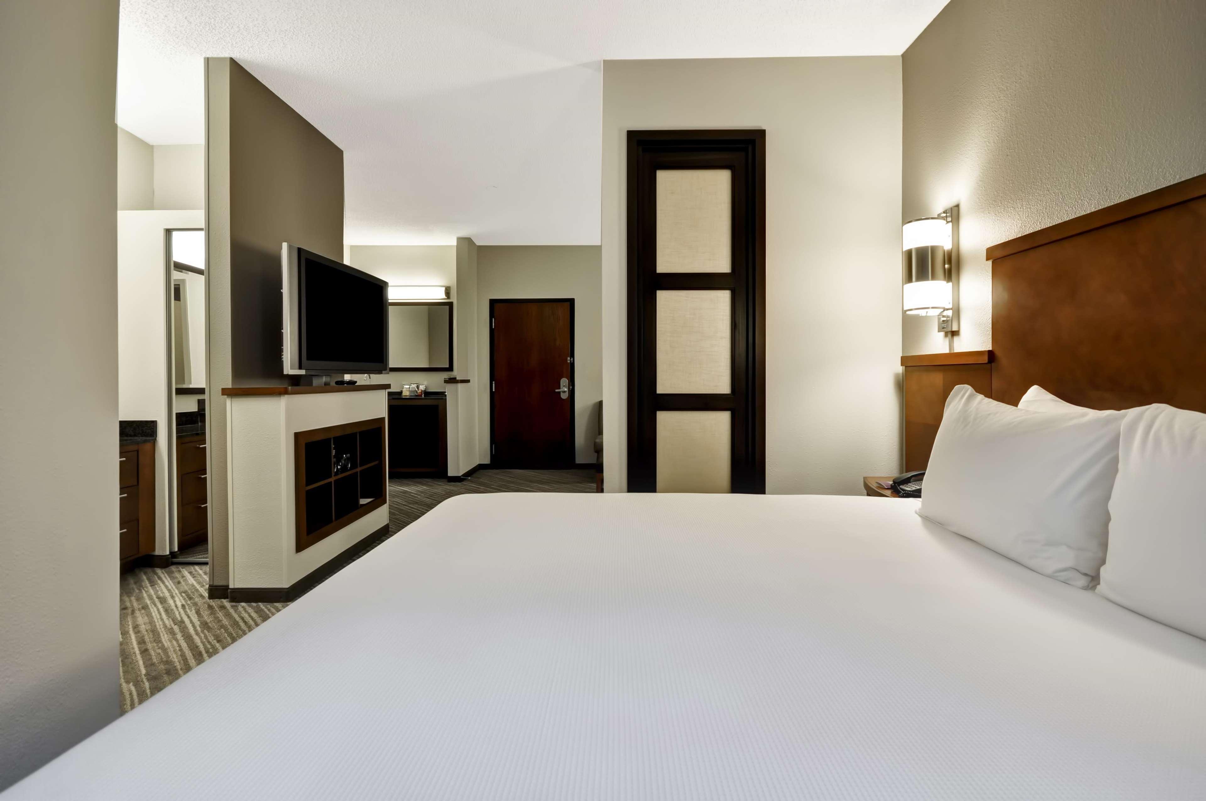 Hotel Hyatt Place Airport/westshore 3*