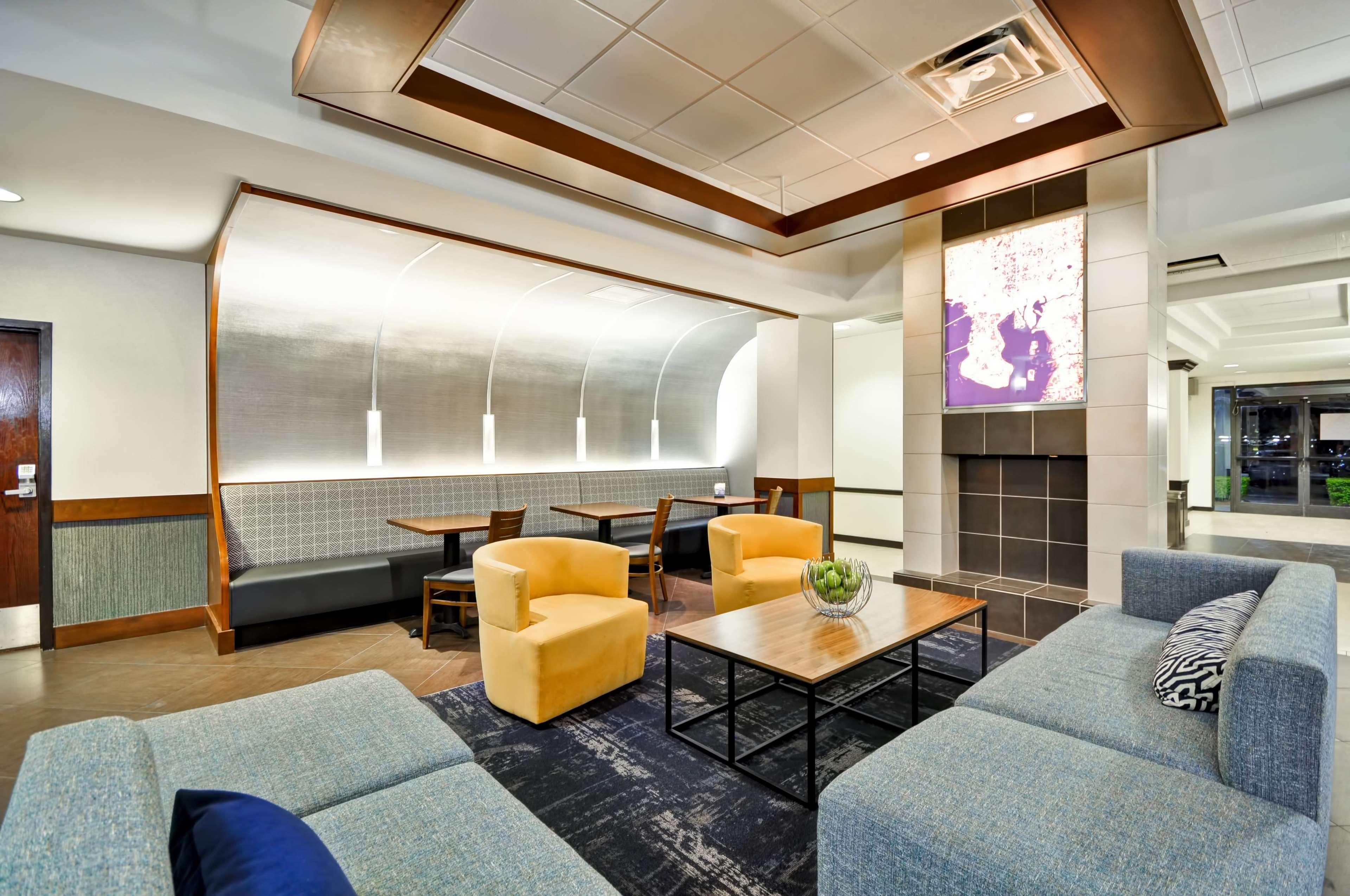Hotel Hyatt Place Airport/westshore 3*