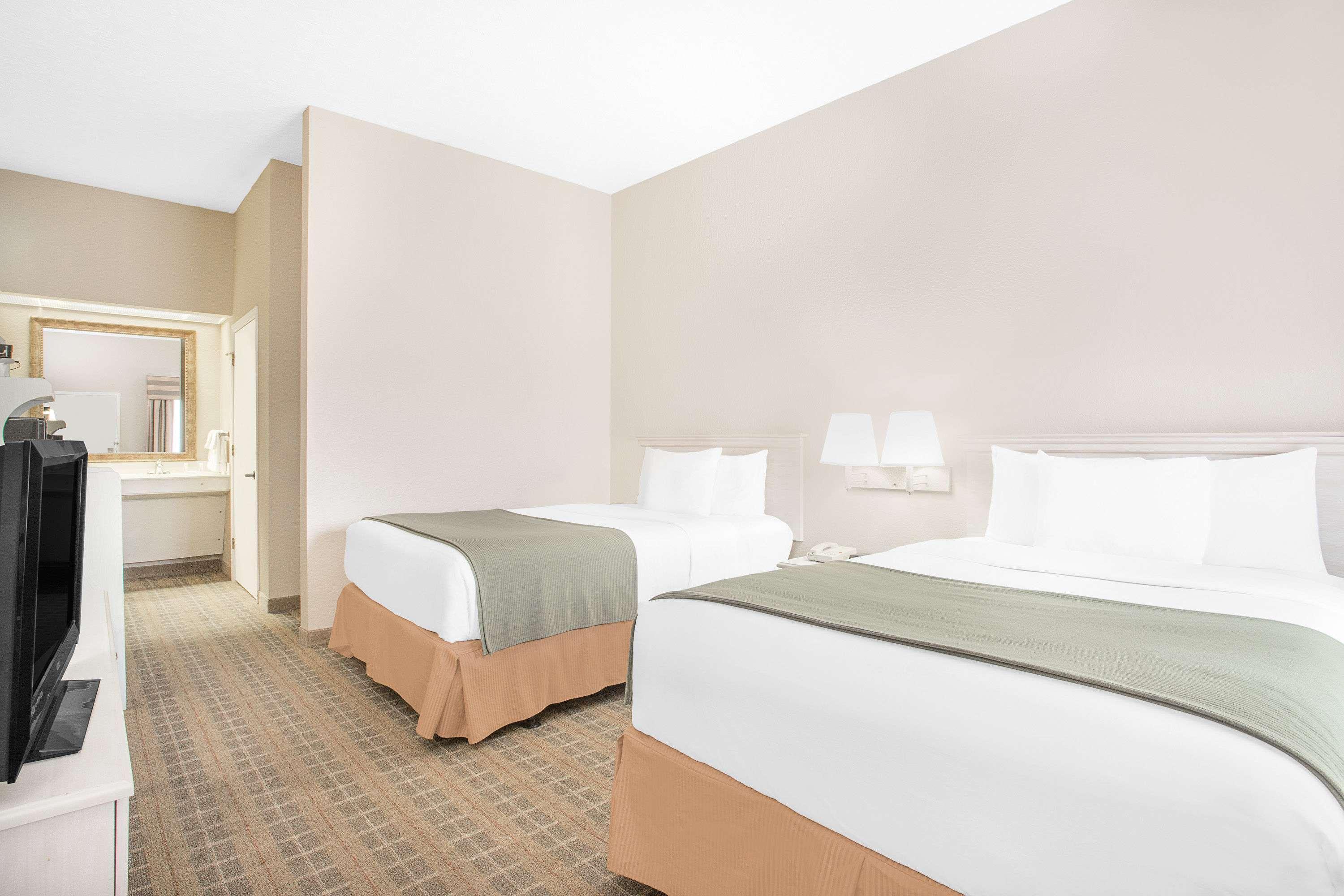 Baymont By Wyndham Motel Crestview