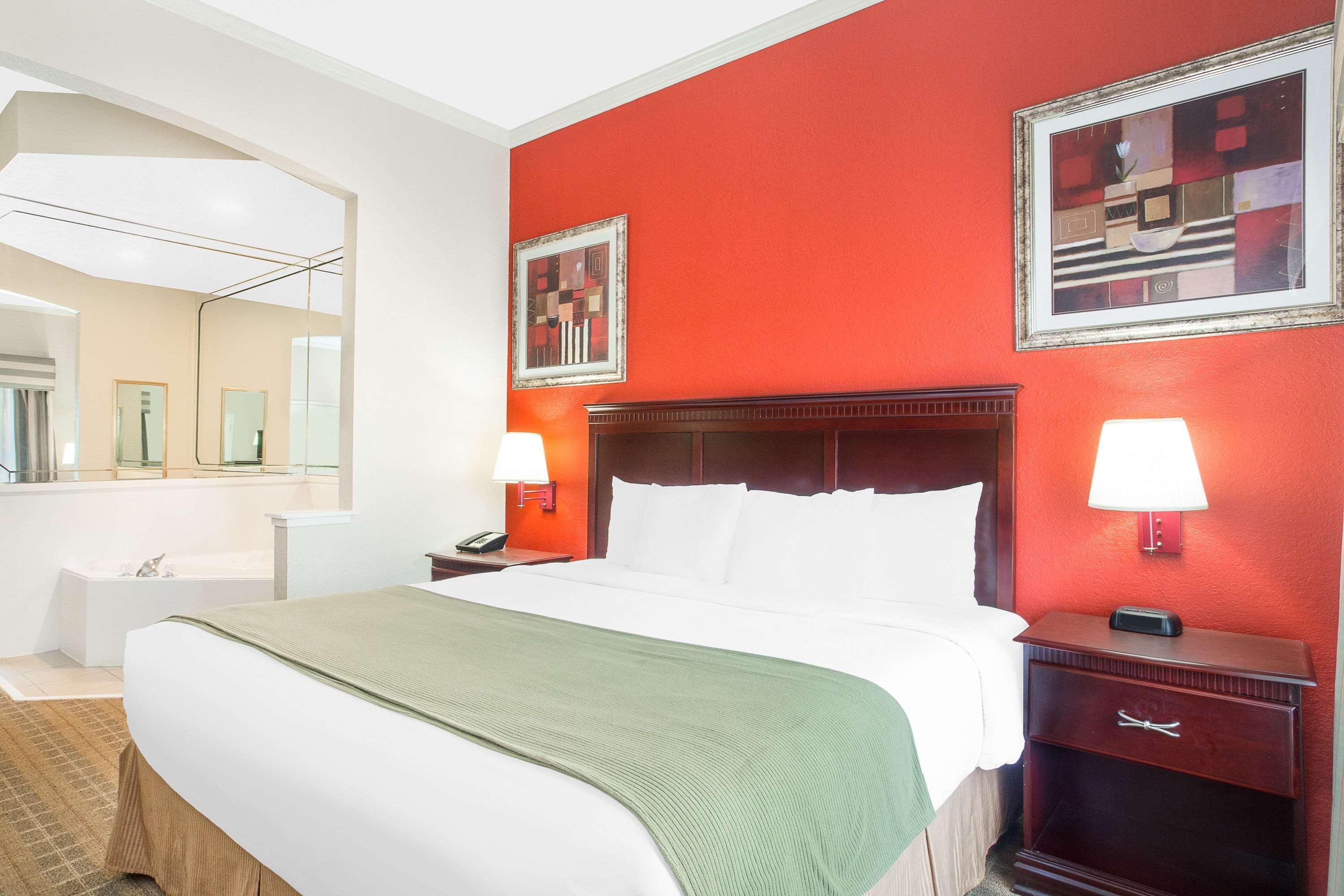 Motel Baymont By Wyndham Crestview