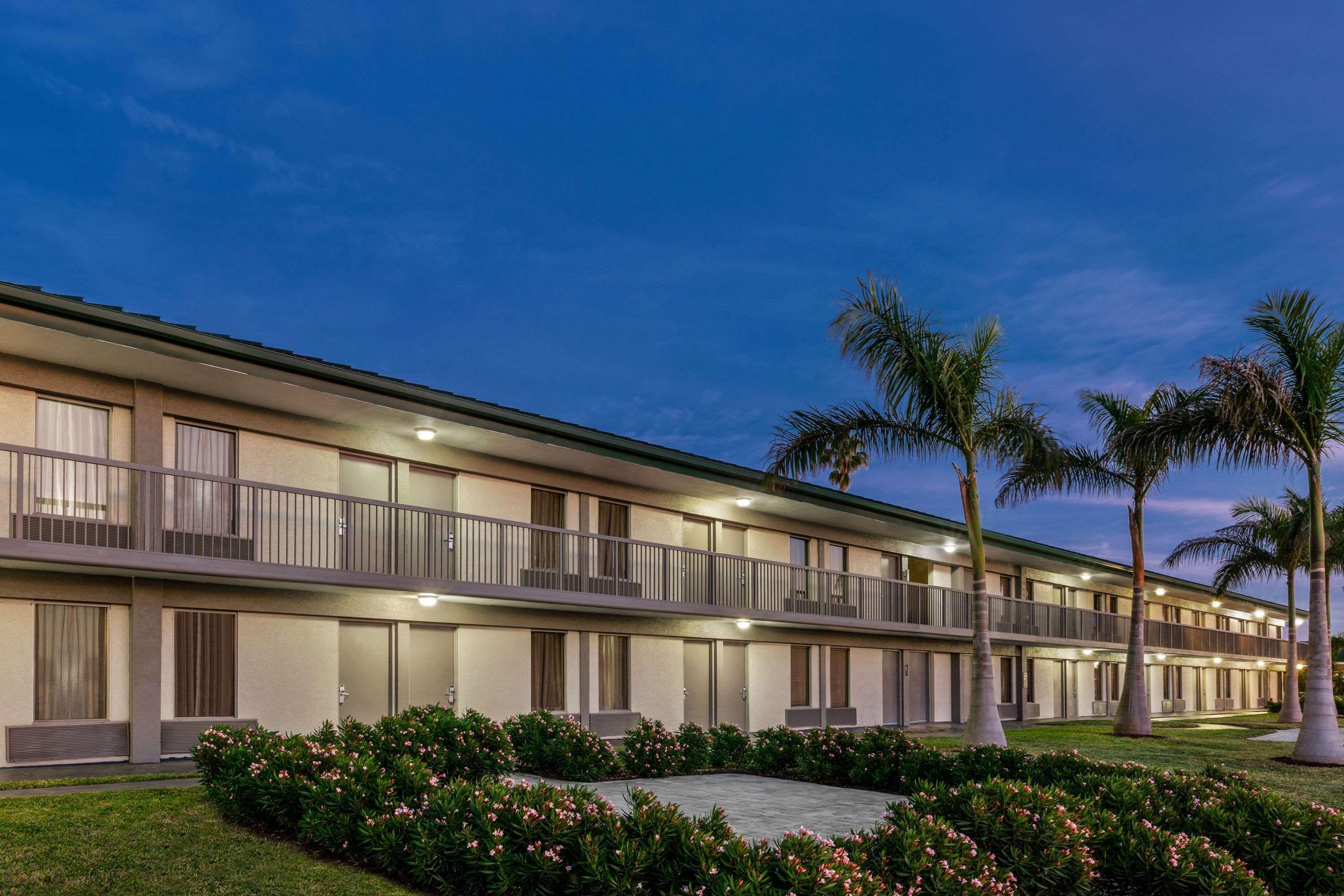 Hotel Ramada By Wyndham Waterfront