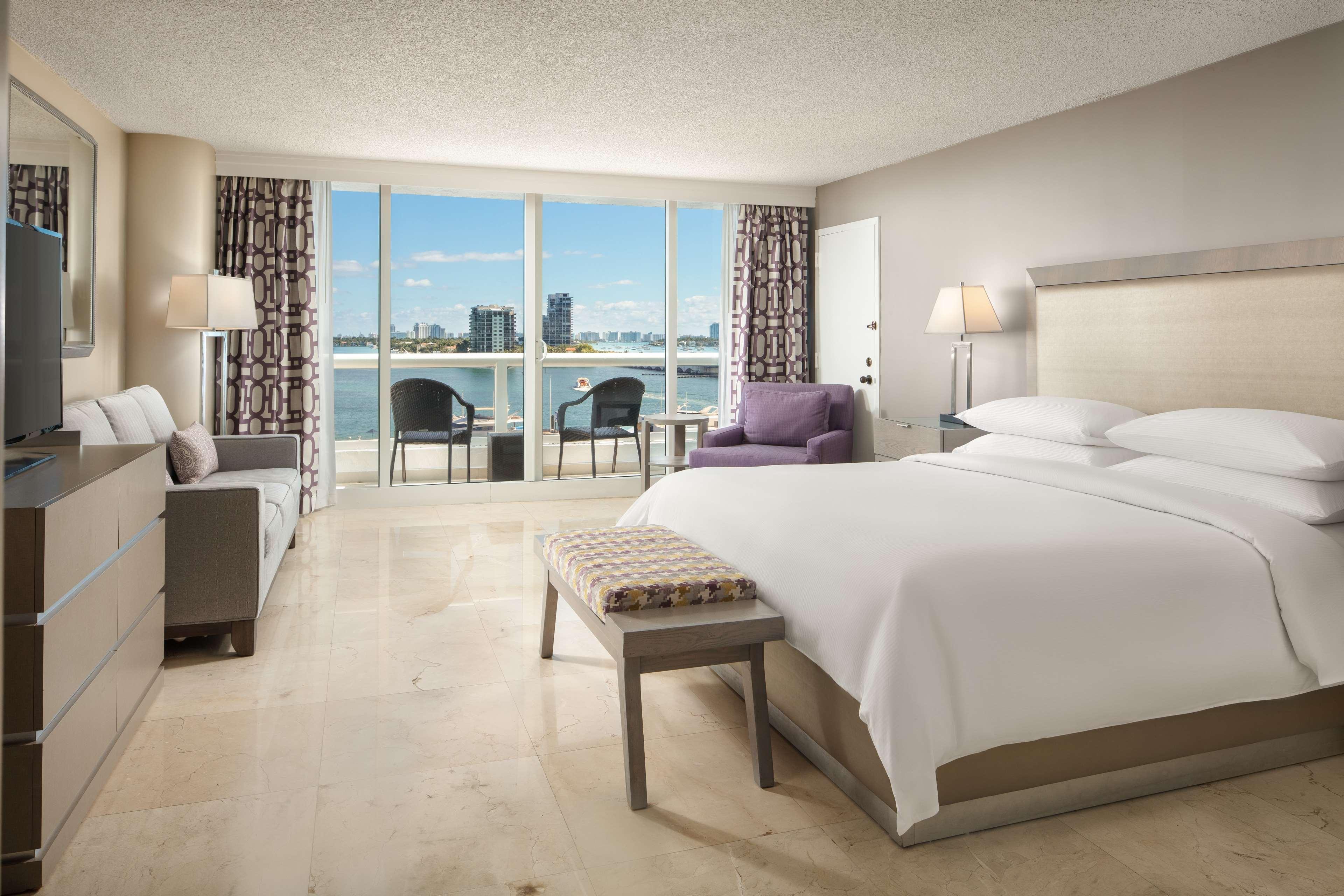 Hotel Doubletree By Hilton Grand Biscayne Bay Miami
