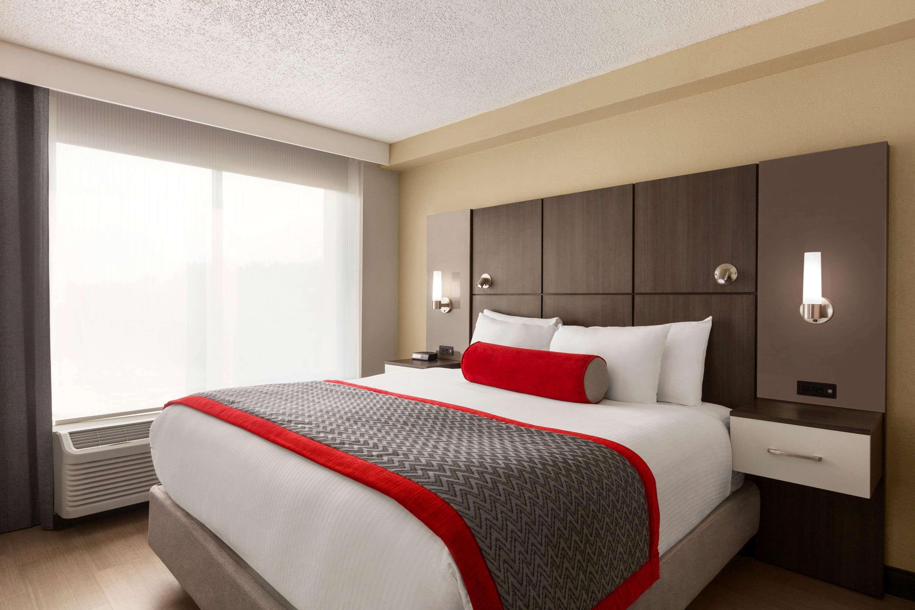 Ramada By Wyndham Airport- Free Airport Shuttle Hotel Orlando