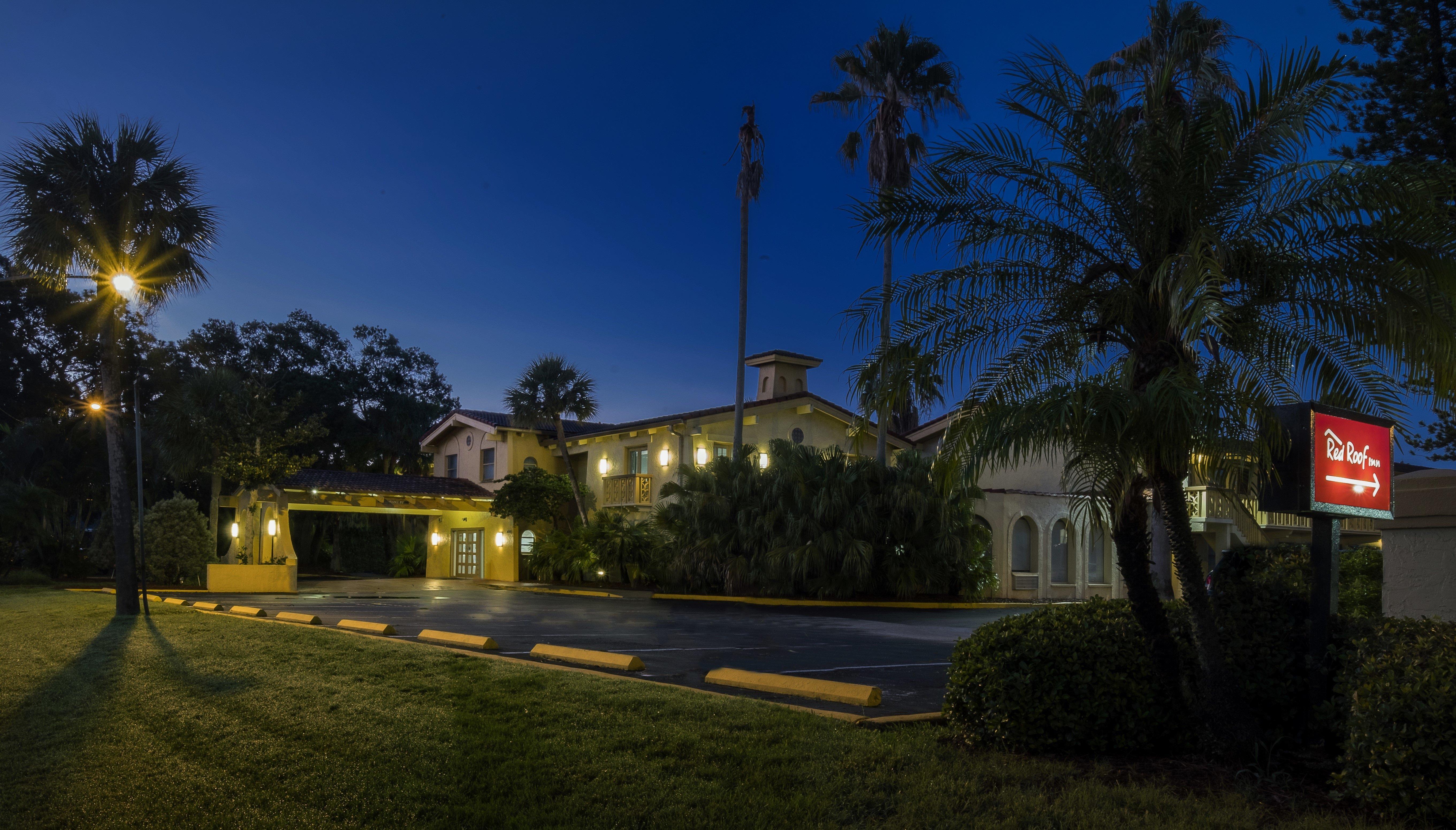 Red Roof Tampa Bay - 2*