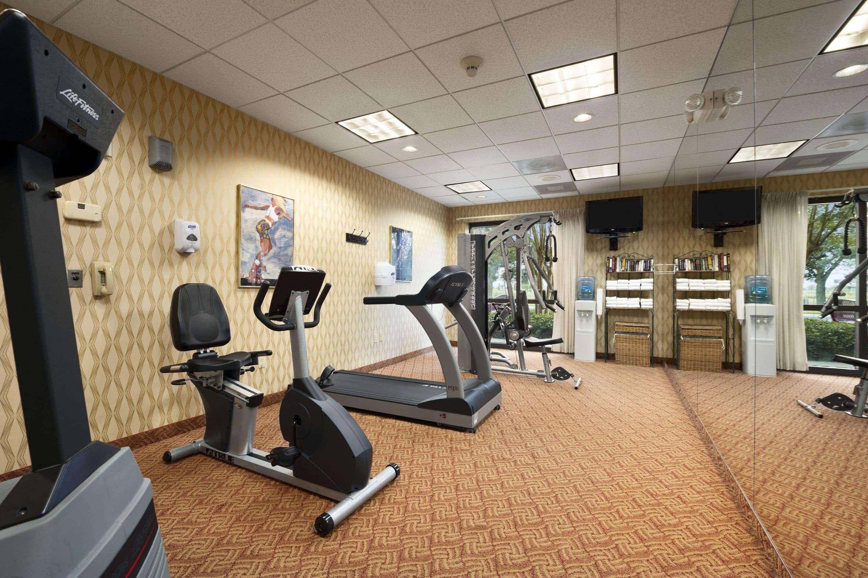 Ramada By Wyndham Airport- Free Airport Shuttle Hotel 3*