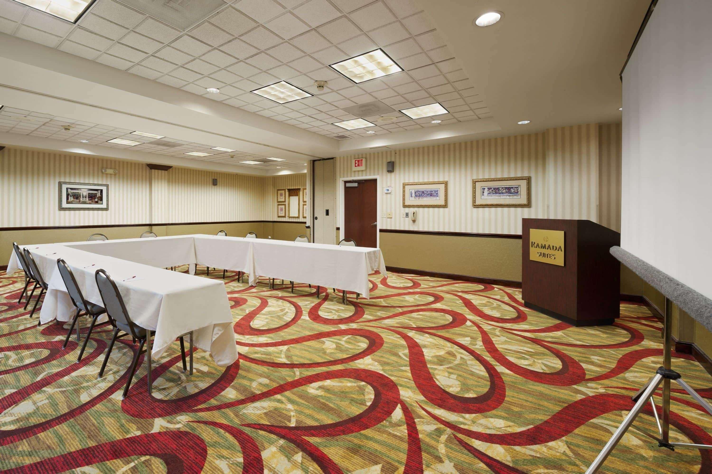 Ramada By Wyndham Airport- Free Airport Shuttle Hotel 3*