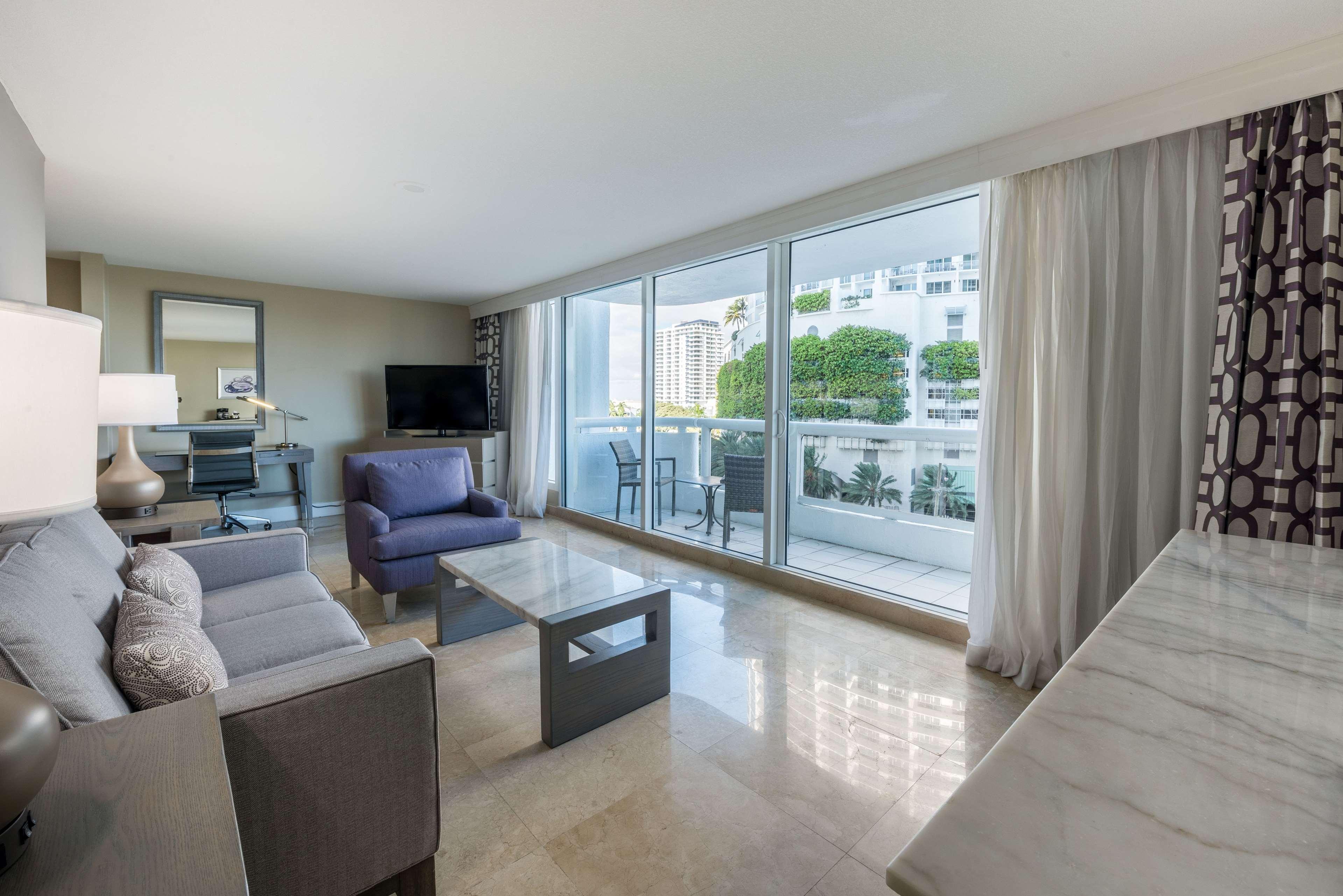 Hotel Doubletree By Hilton Grand Biscayne Bay 4*