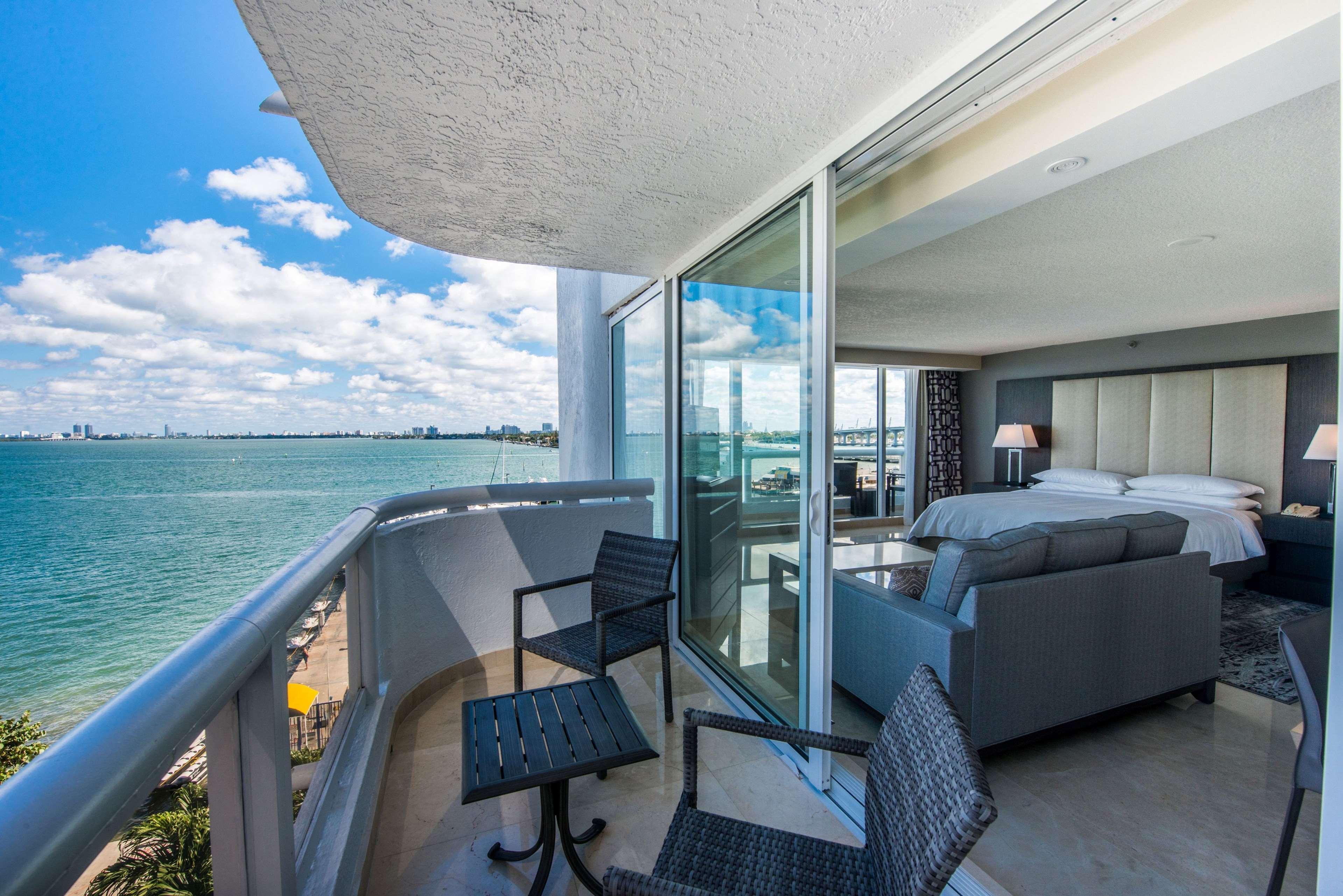 Hotel Doubletree By Hilton Grand Biscayne Bay