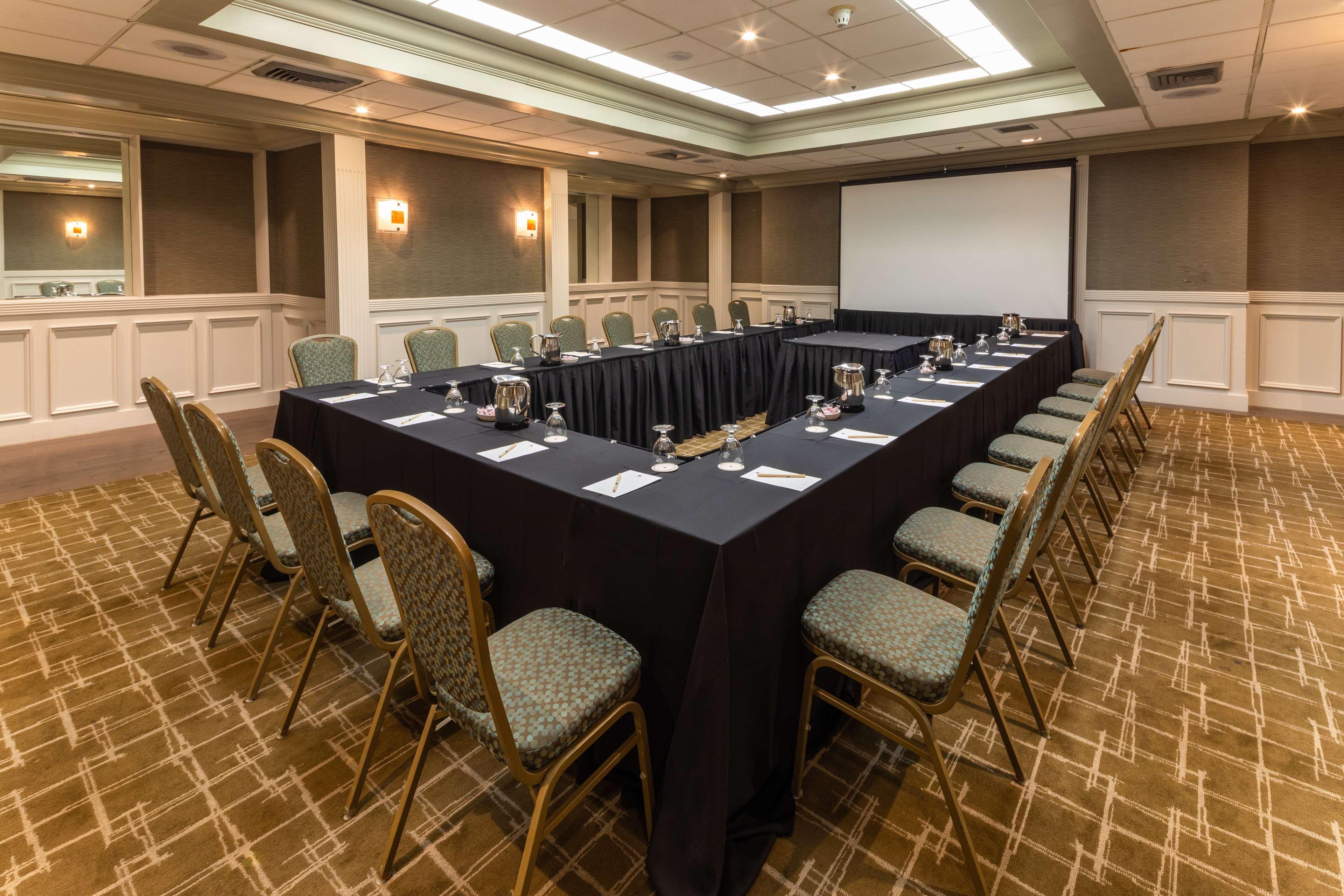 Doubletree By Hilton Grand Biscayne Bay Hotel Miami