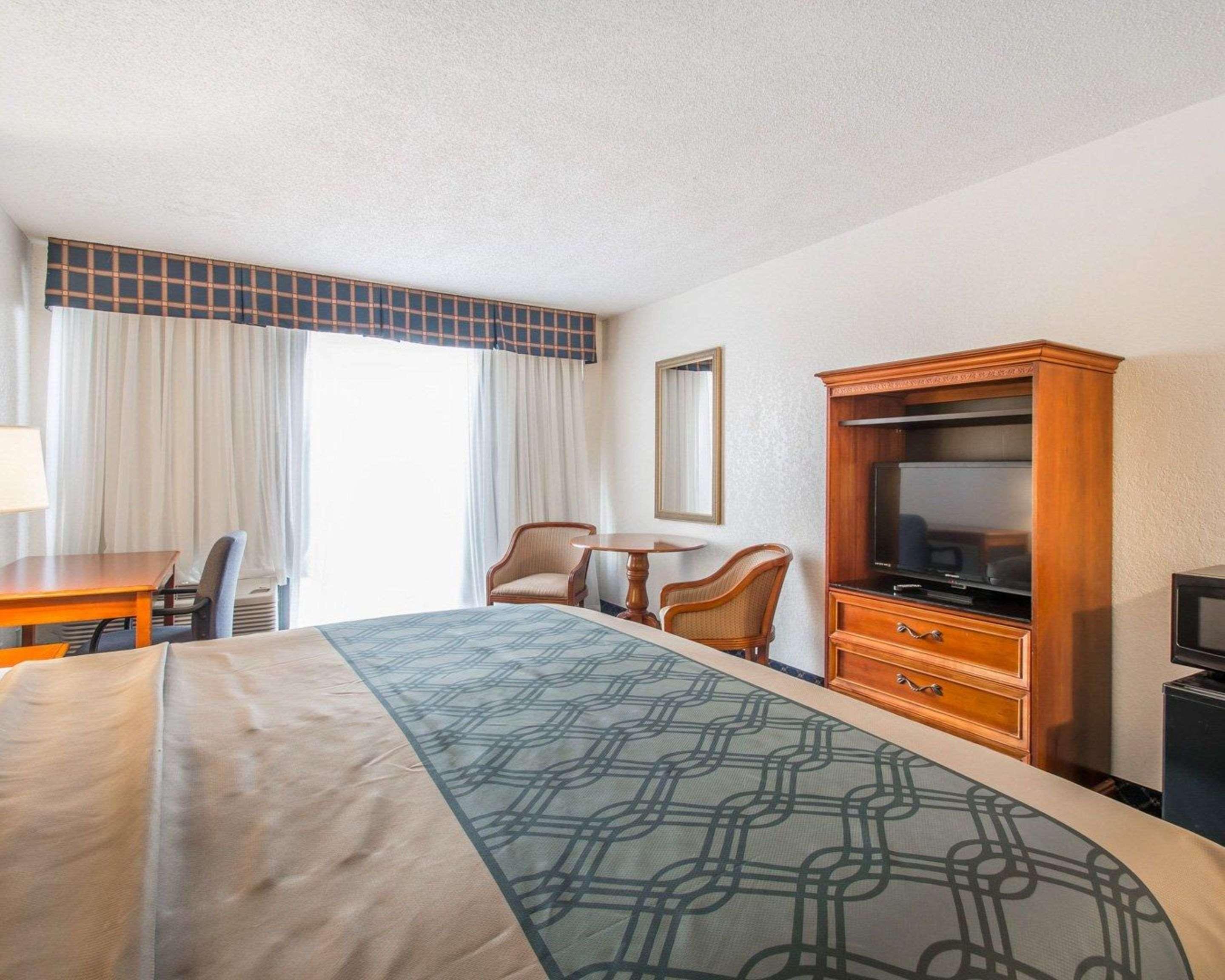 North Miami Gardens & (adults Only) North Miami Beach