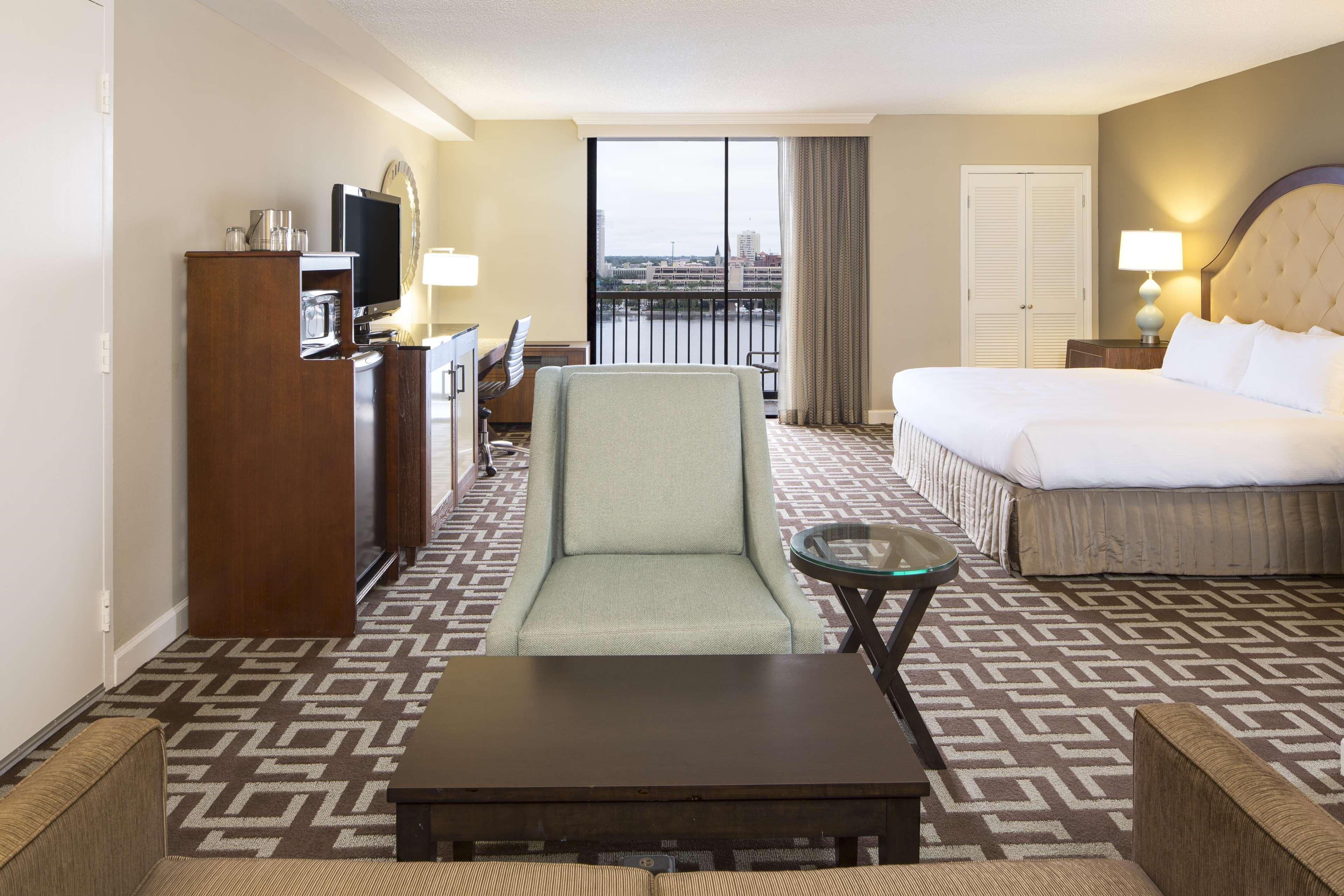 Doubletree By Hilton Riverfront, Fl Hotel