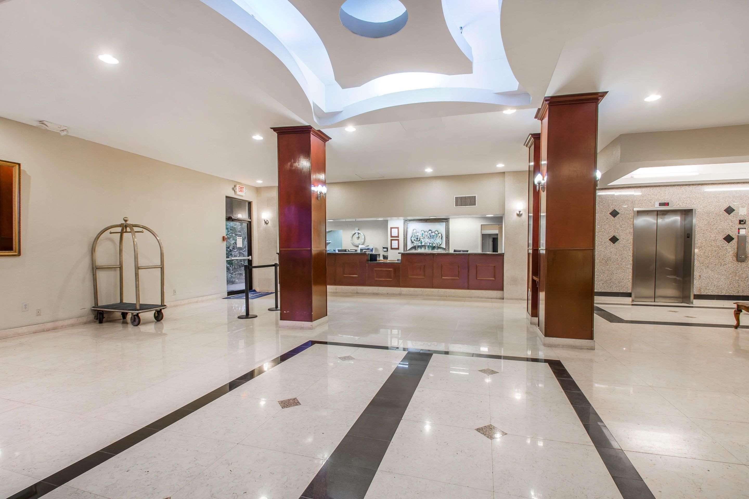 Hotel North Miami Gardens & (adults Only)