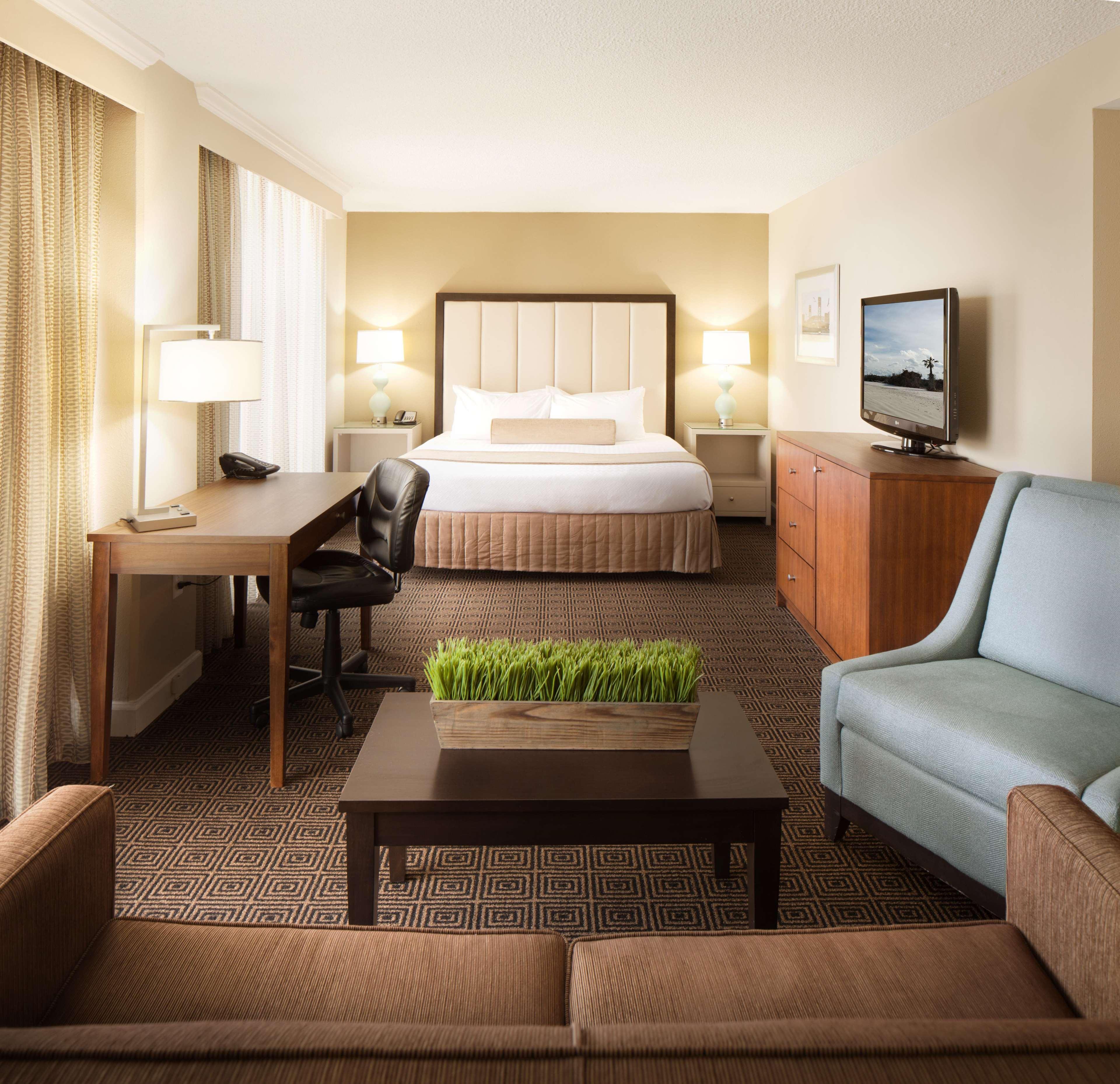 Hotel Doubletree By Hilton Riverfront, Fl 4*