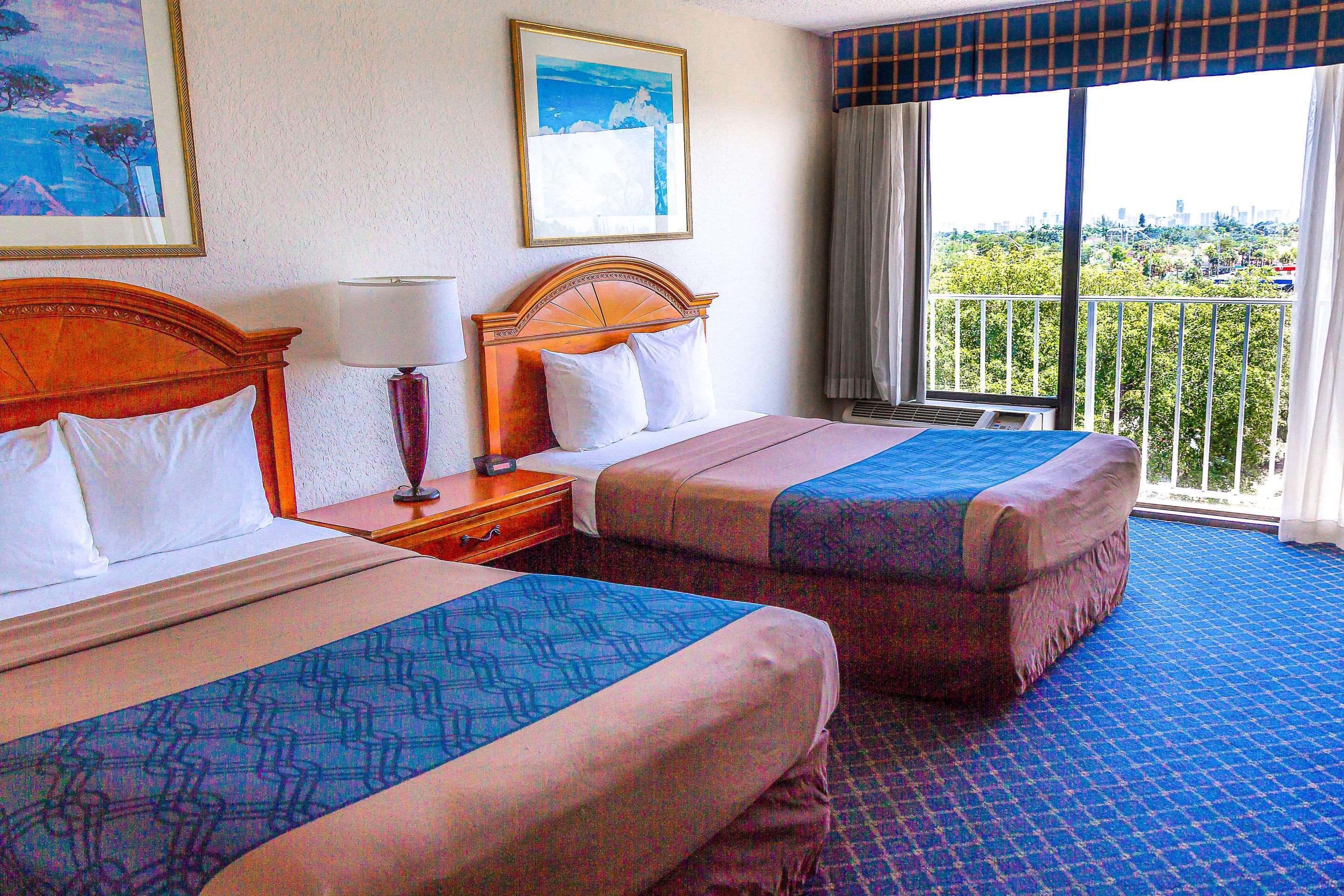 North Miami Gardens & (adults Only) 2*
