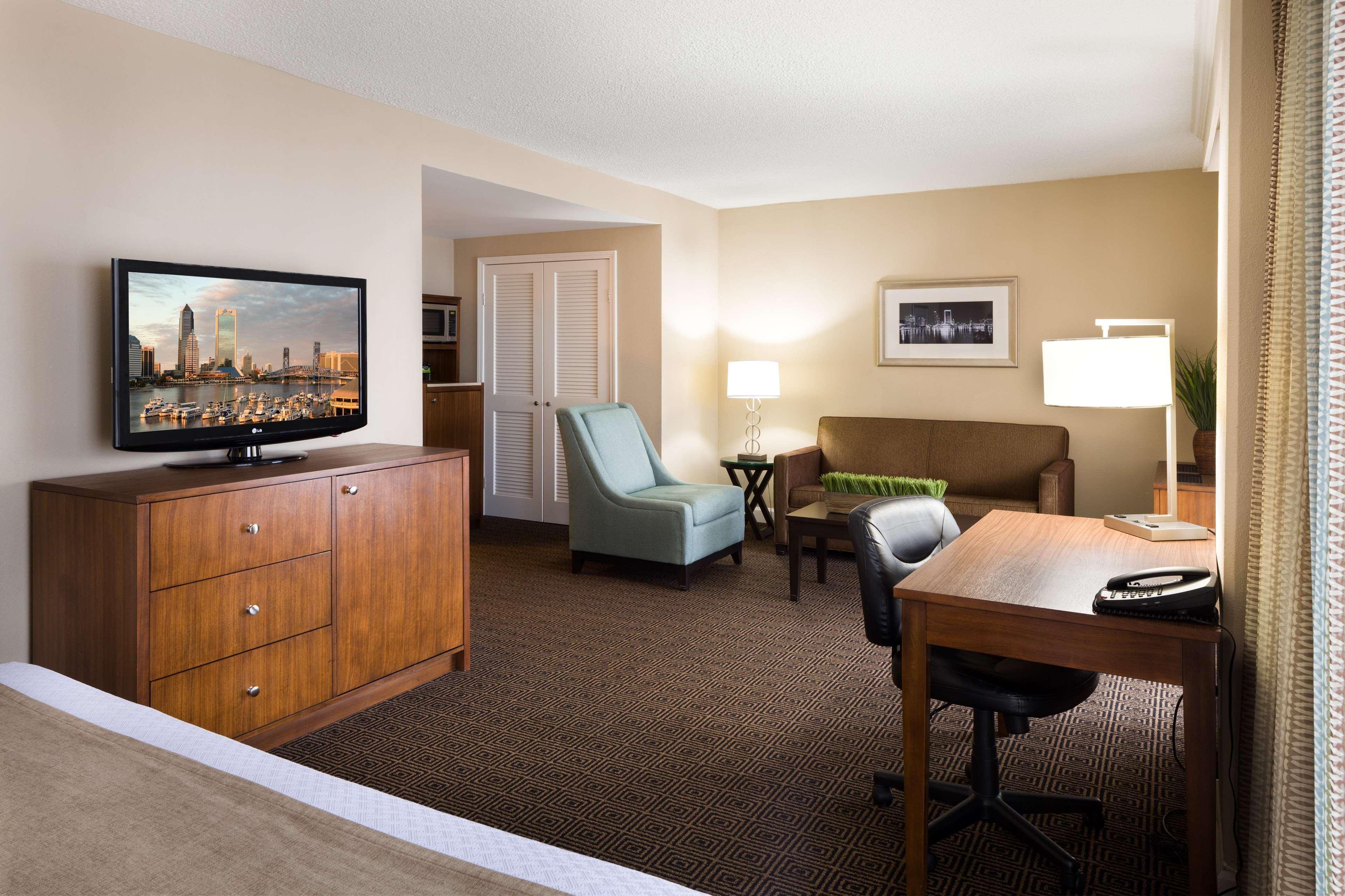 Hotel Doubletree By Hilton Riverfront, Fl 4*