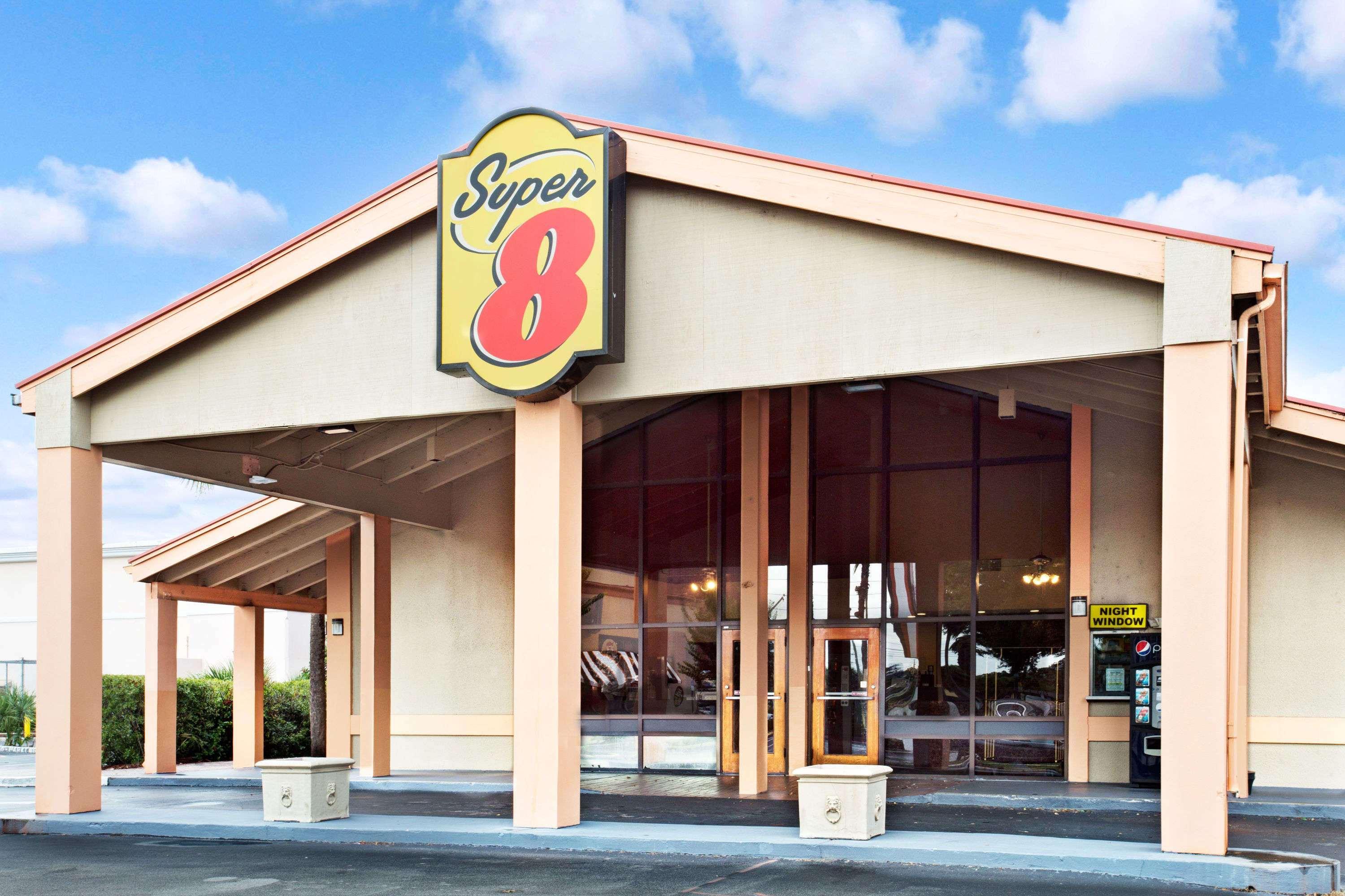 Hotel Super 8 By Wyndham Kissimmee/maingate/orlando Area 2*
