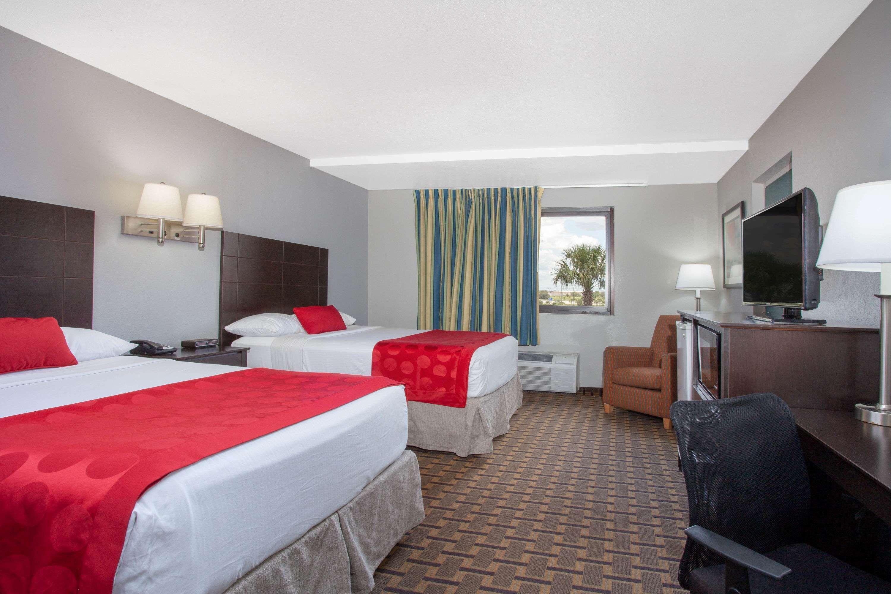 Ramada By Wyndham Orlando South