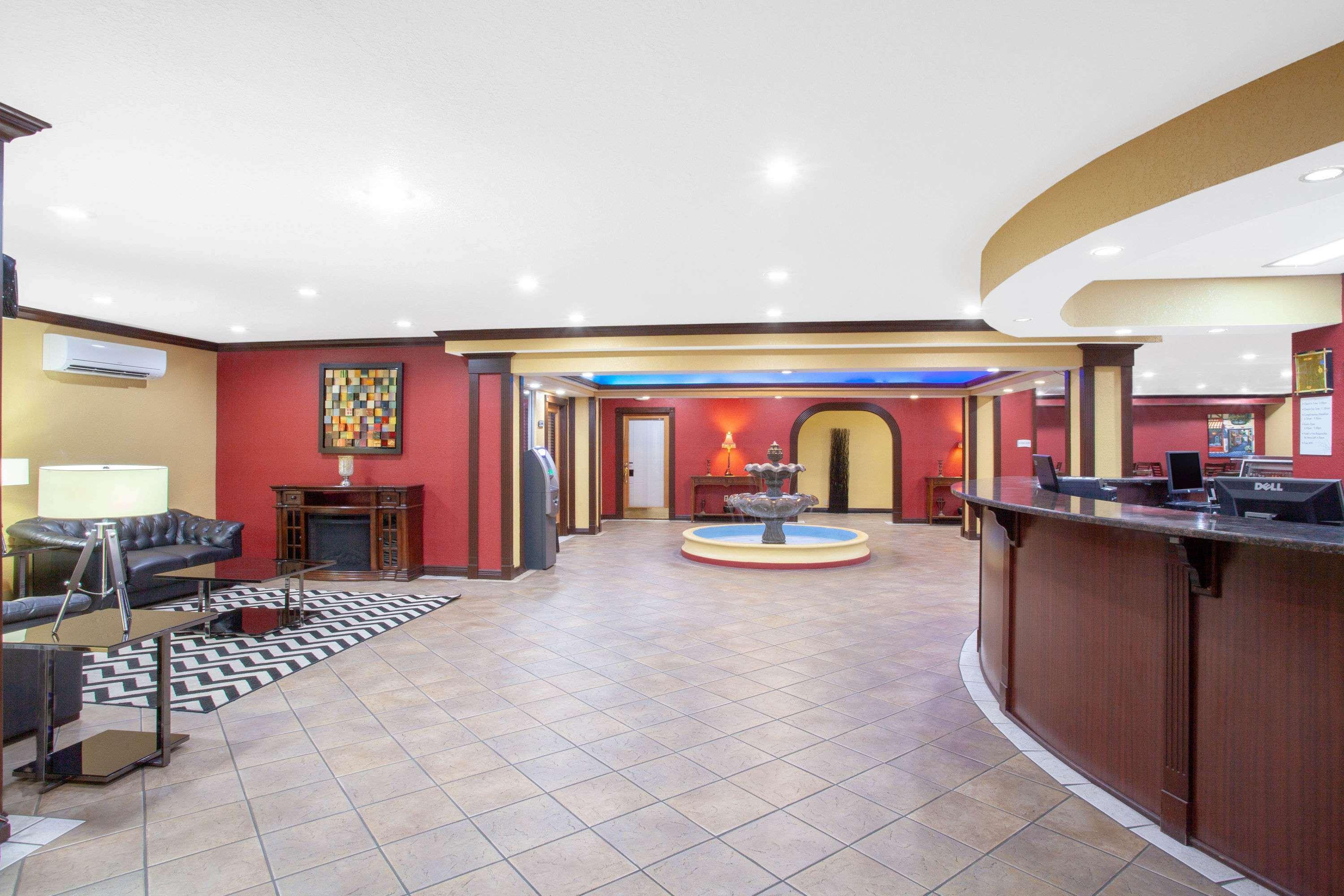 Ramada By Wyndham Orlando South 3*