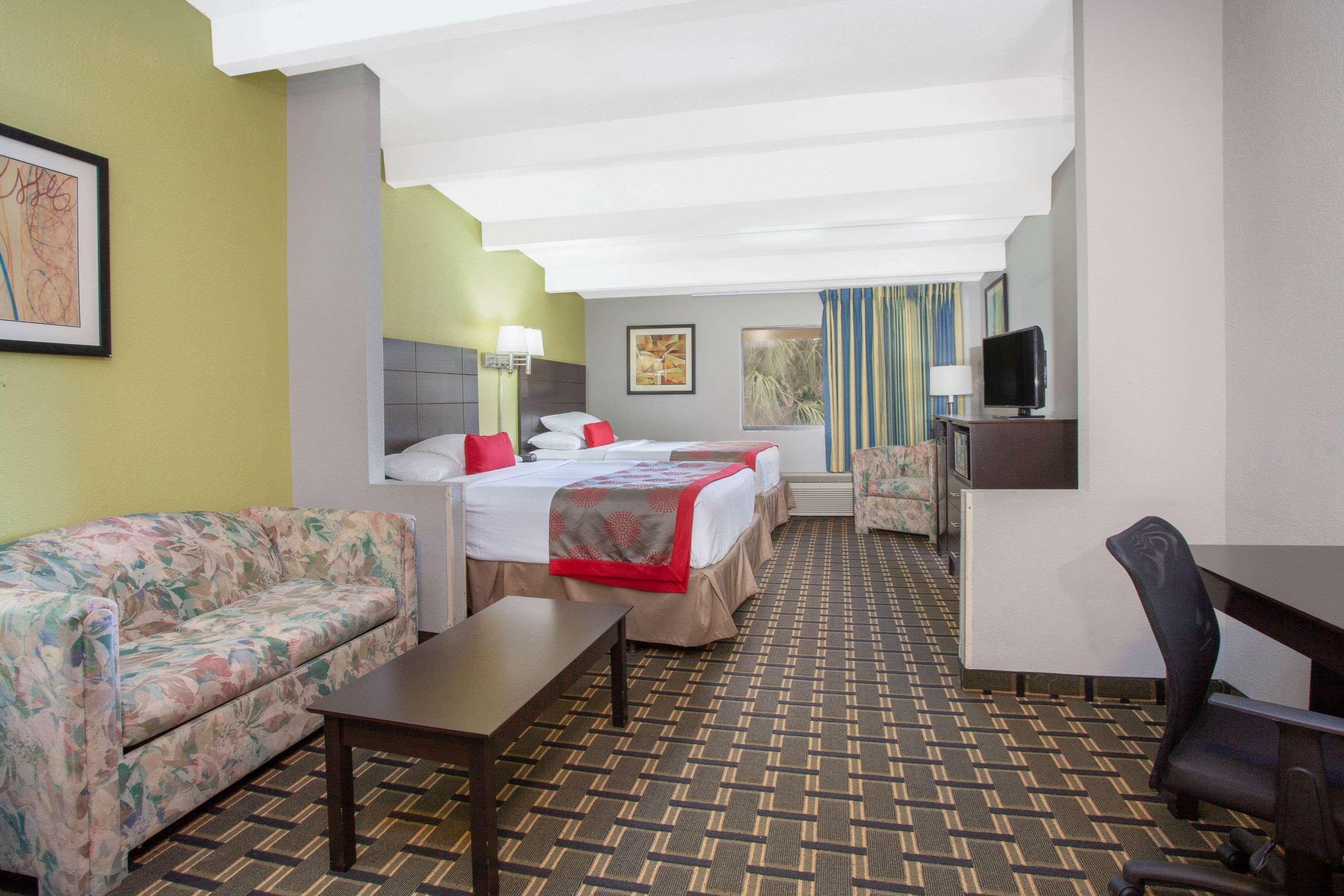 Hotel Ramada By Wyndham Orlando South