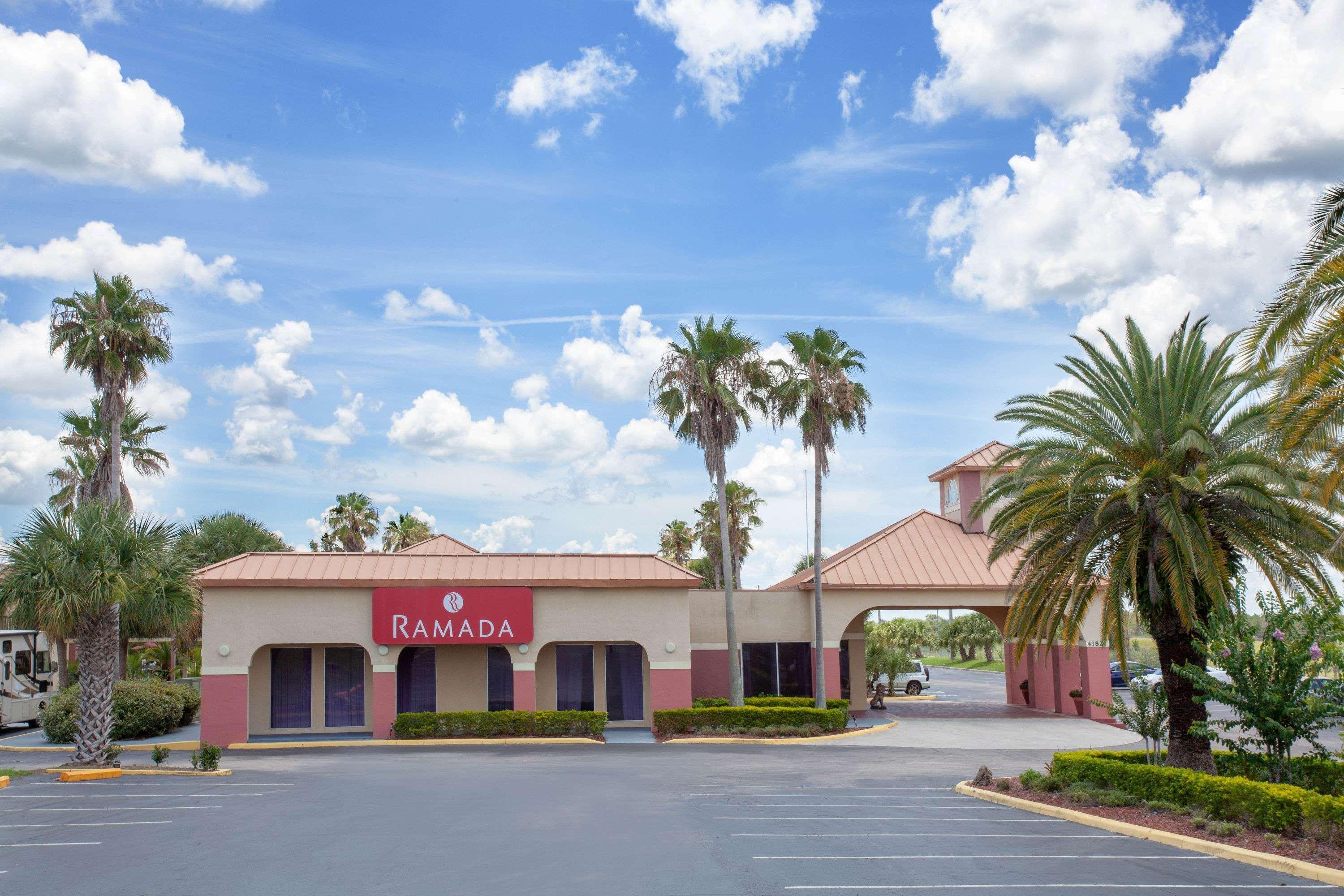 Hotel Ramada By Wyndham Orlando South