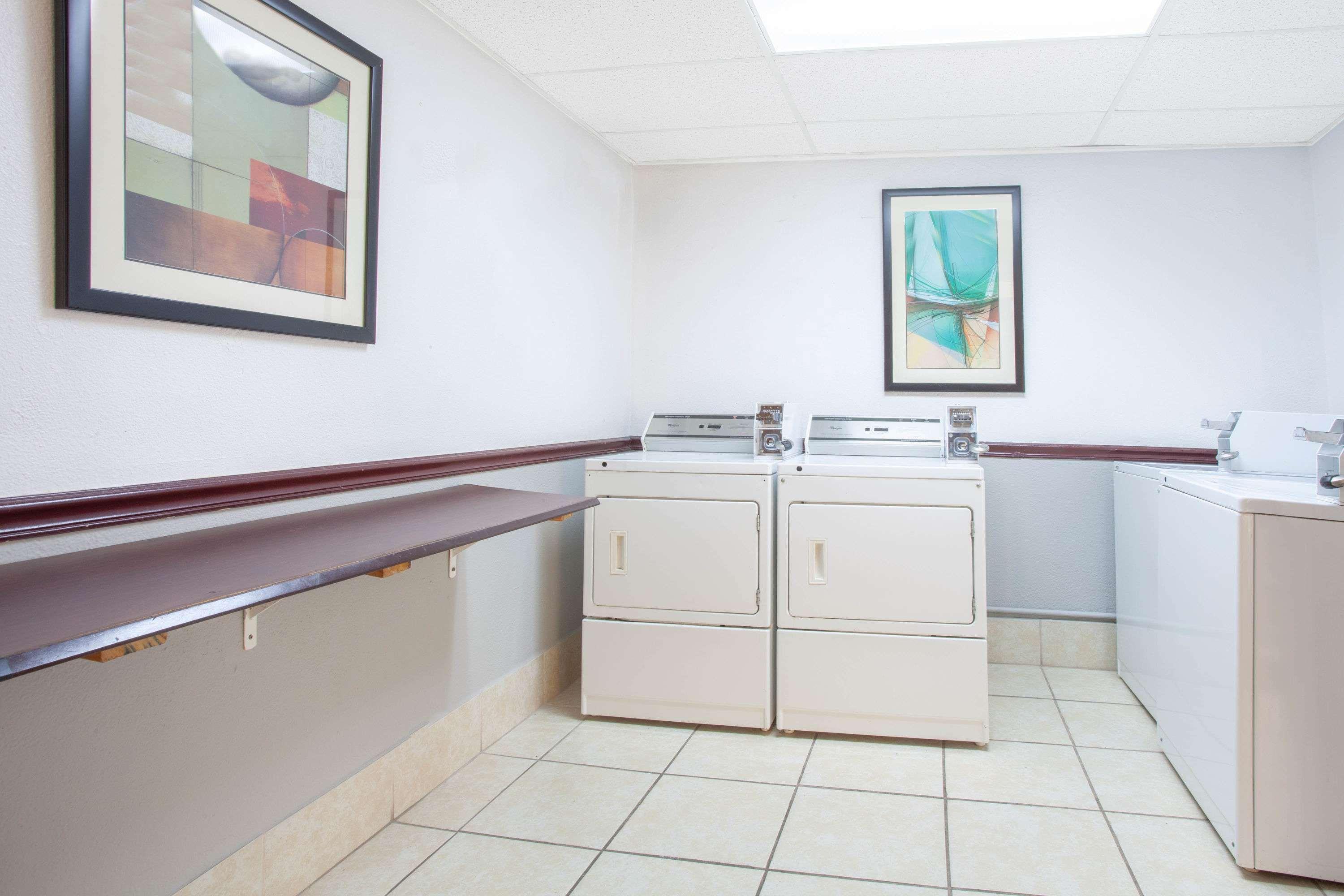Hotel Ramada By Wyndham Orlando South 3*