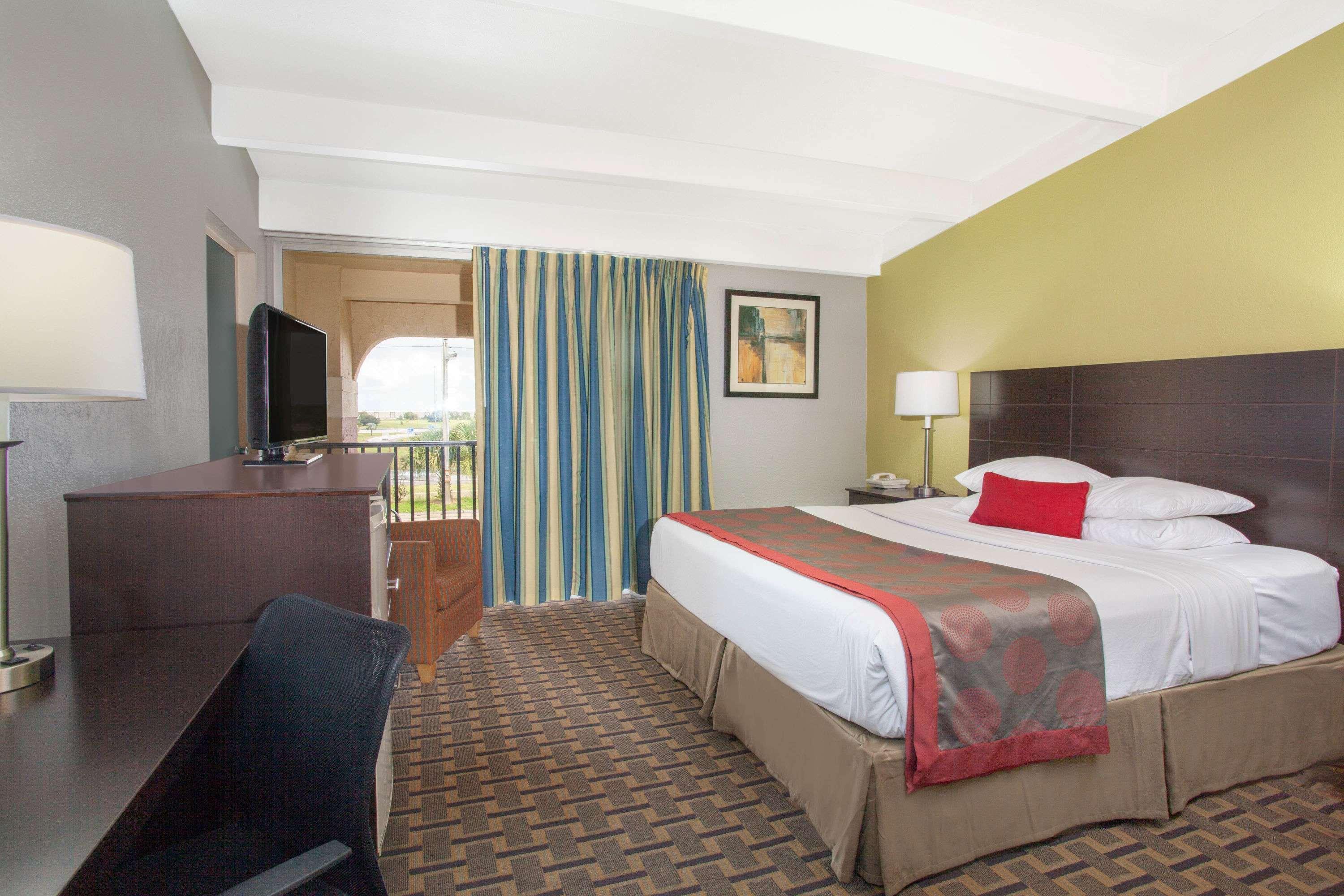 Hotel Ramada By Wyndham Orlando South Davenport