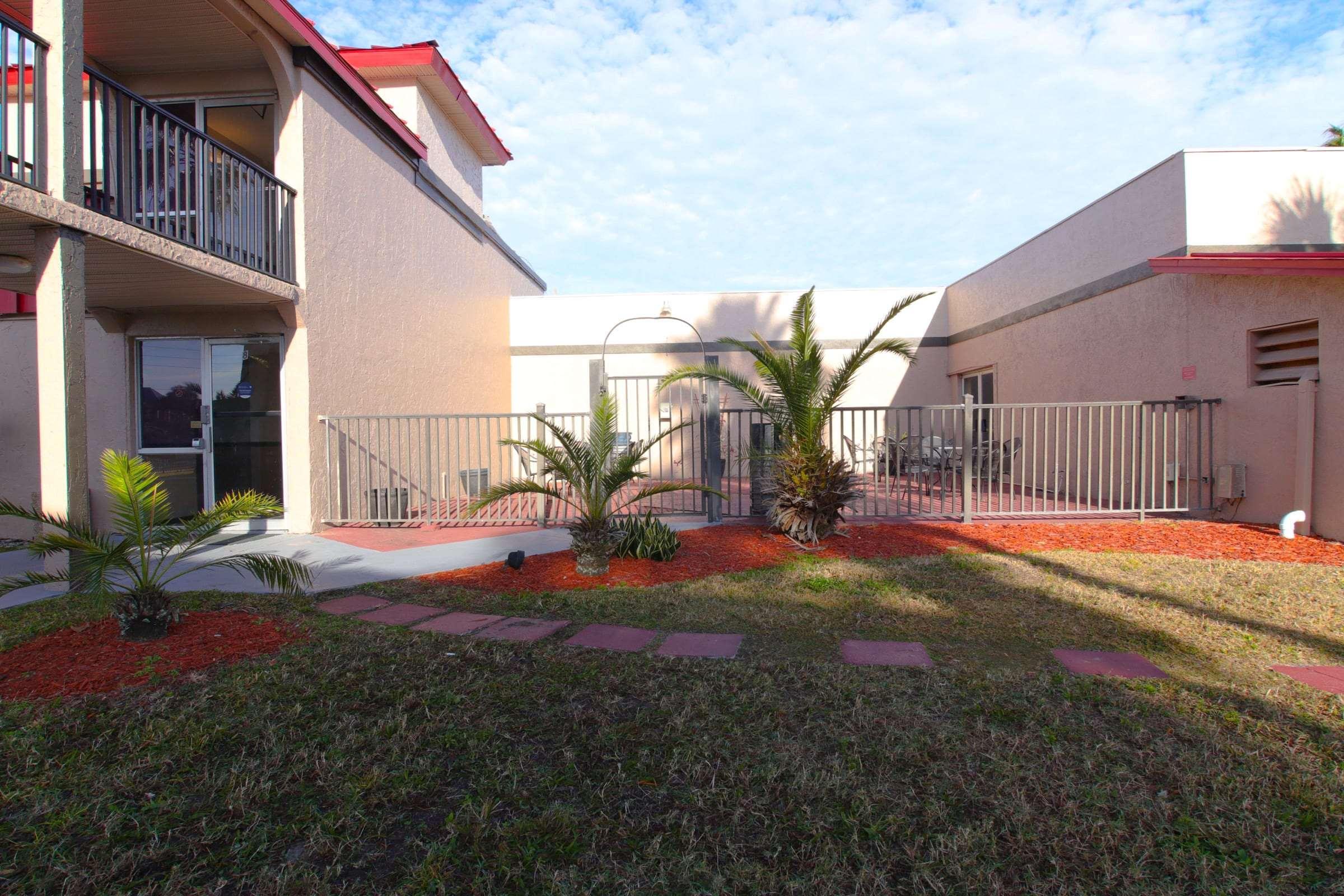 Hotel Ramada By Wyndham Orlando South 3*