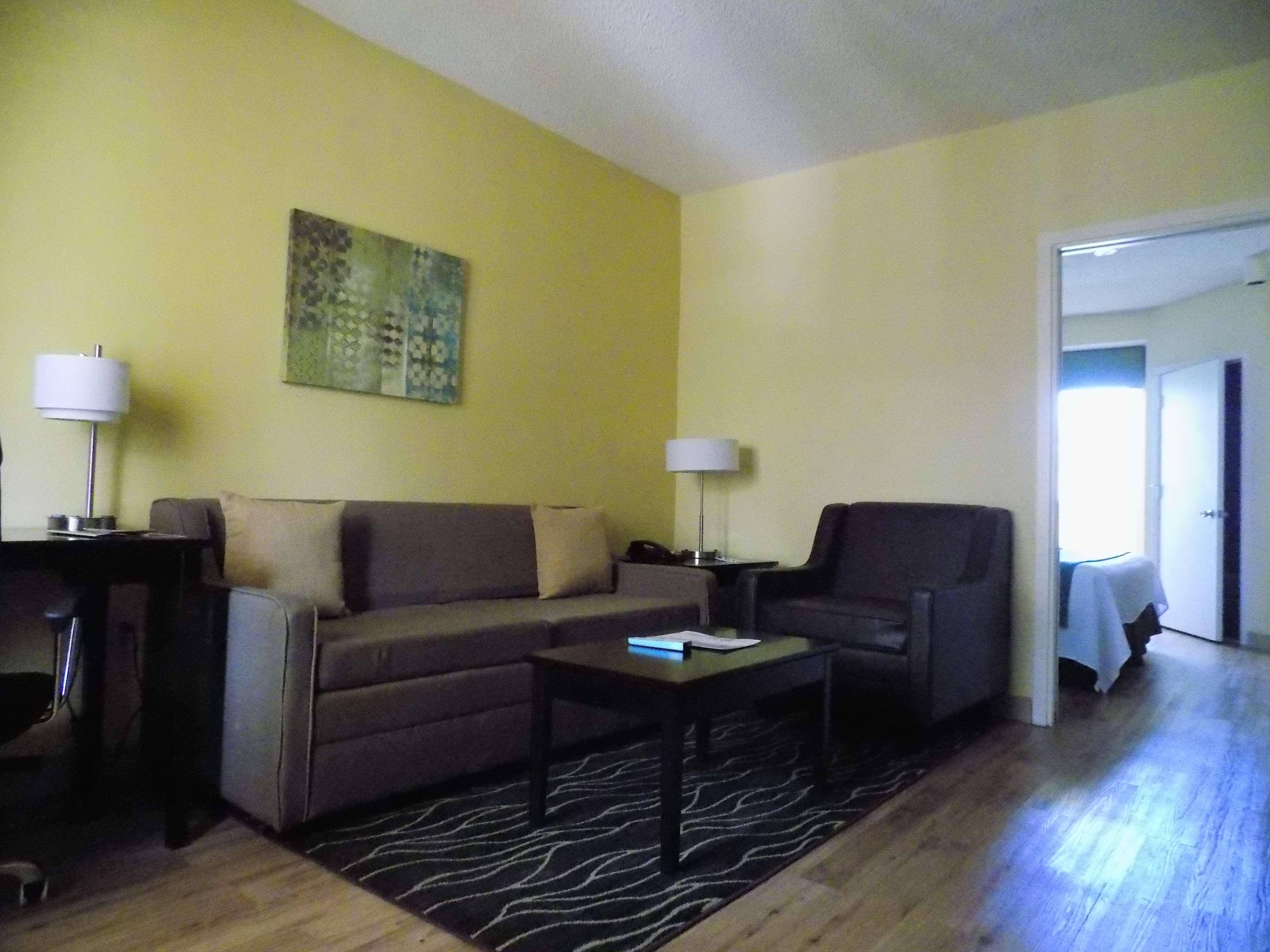 Western Deerfield & Hotel 3*