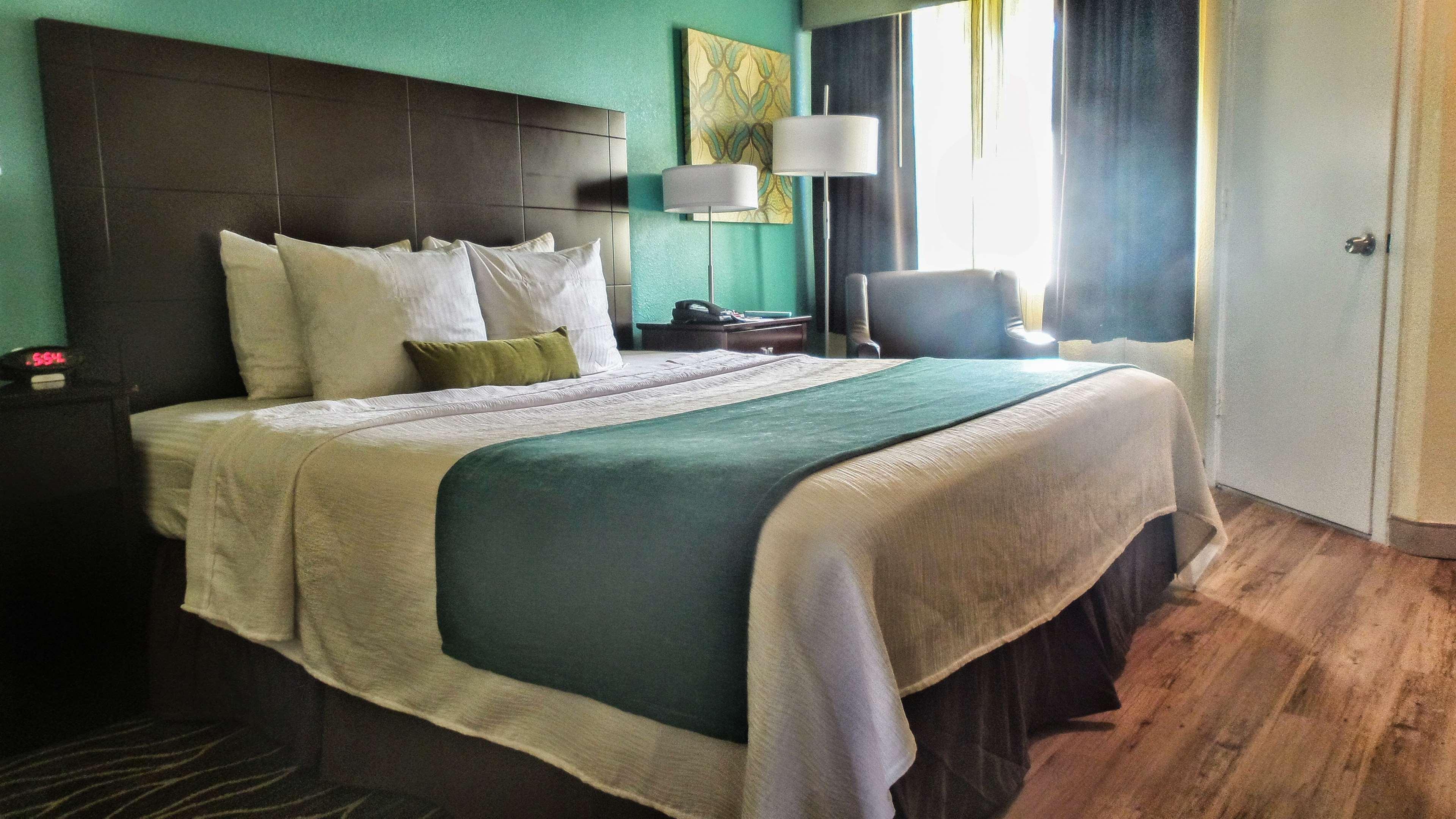 Western Deerfield & Hotel