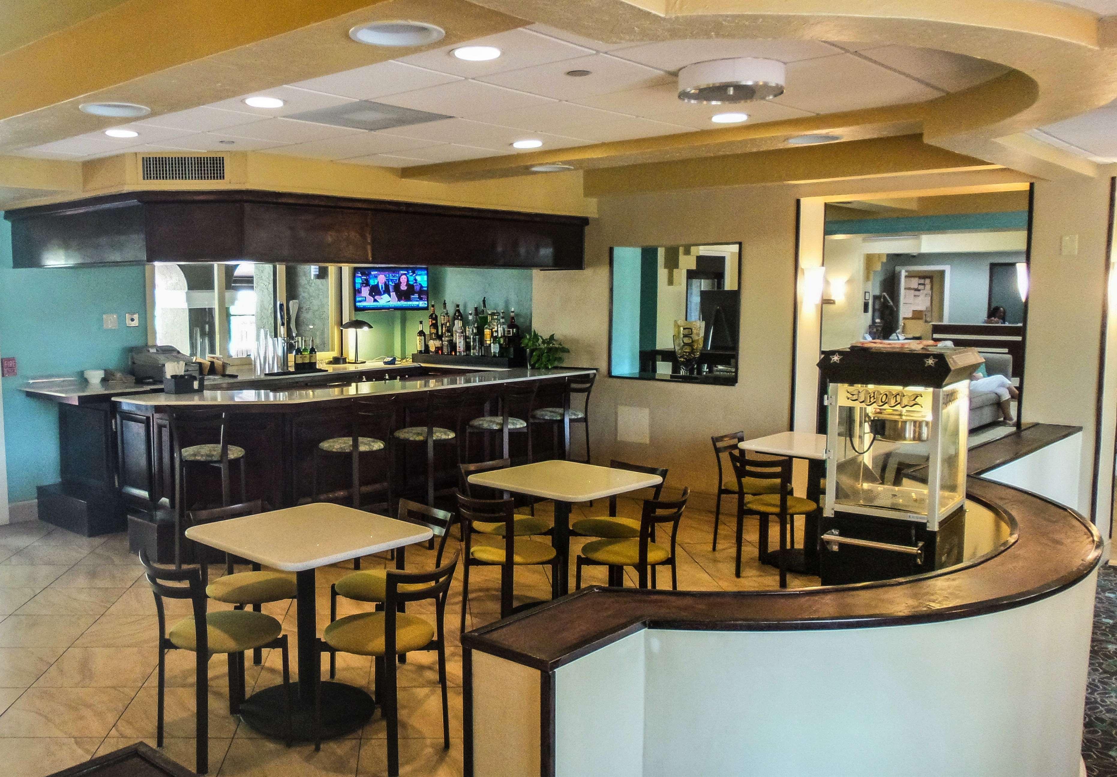 Western Deerfield & Hotel 3*