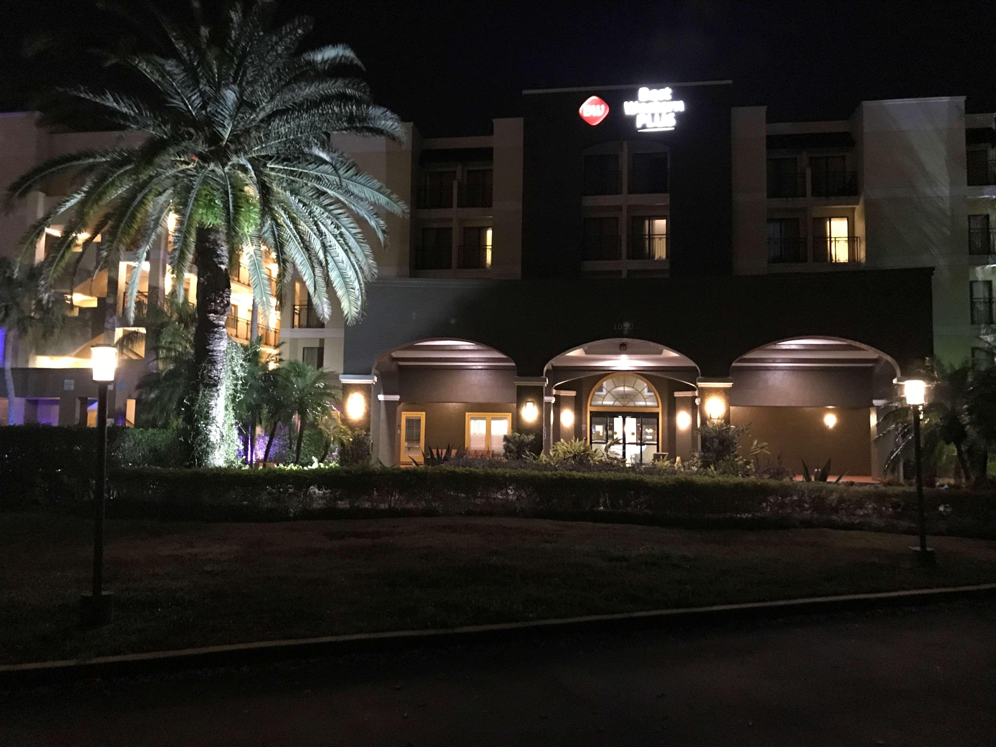 Western Deerfield & Hotel Deerfield Beach
