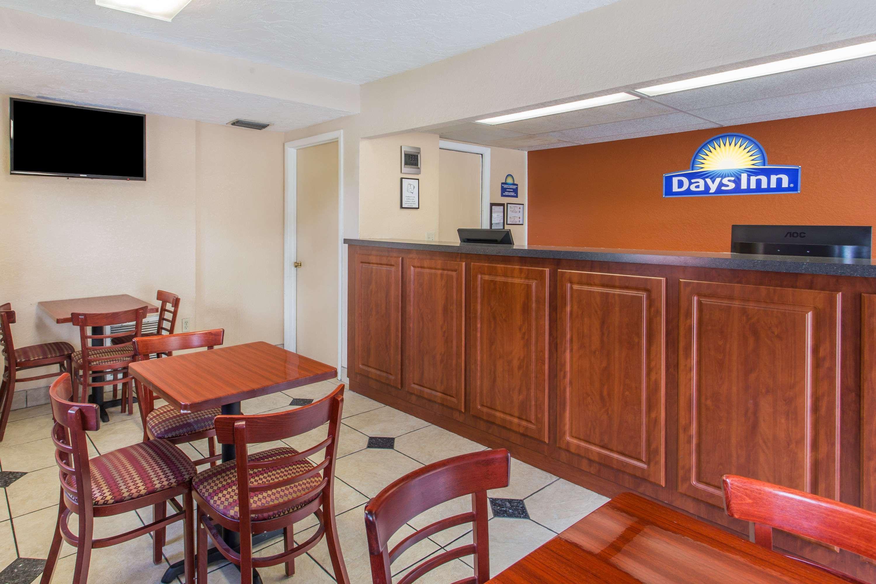 Days By Wyndham I-75 Bradenton