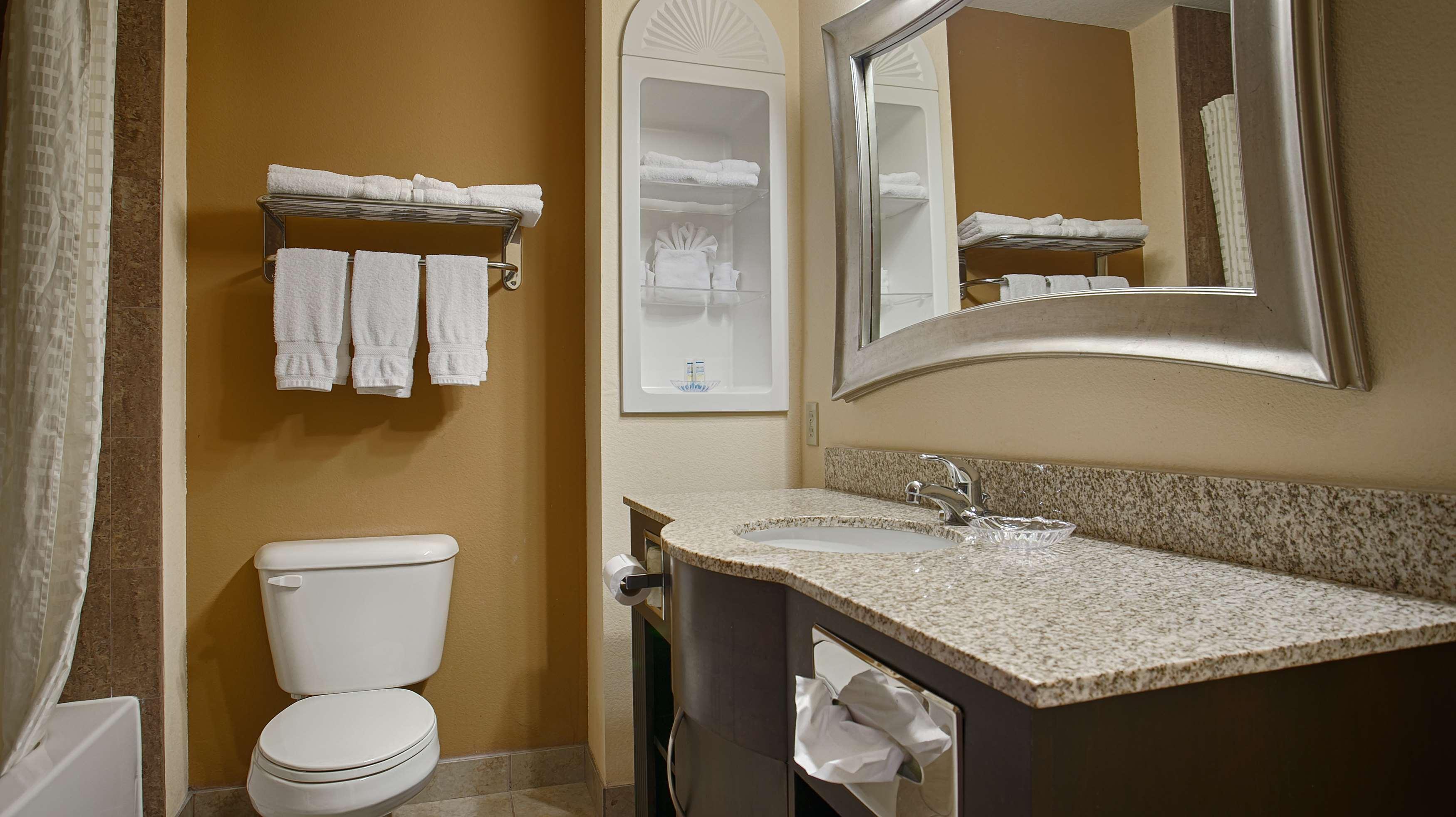 Western Gateway Hotel 3*