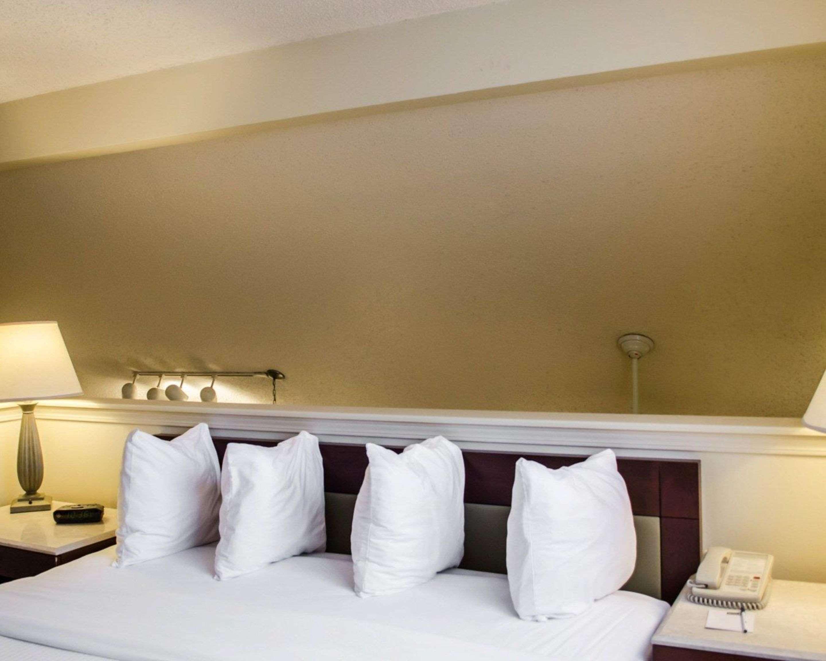 Surestay By Western Hotel Pensacola