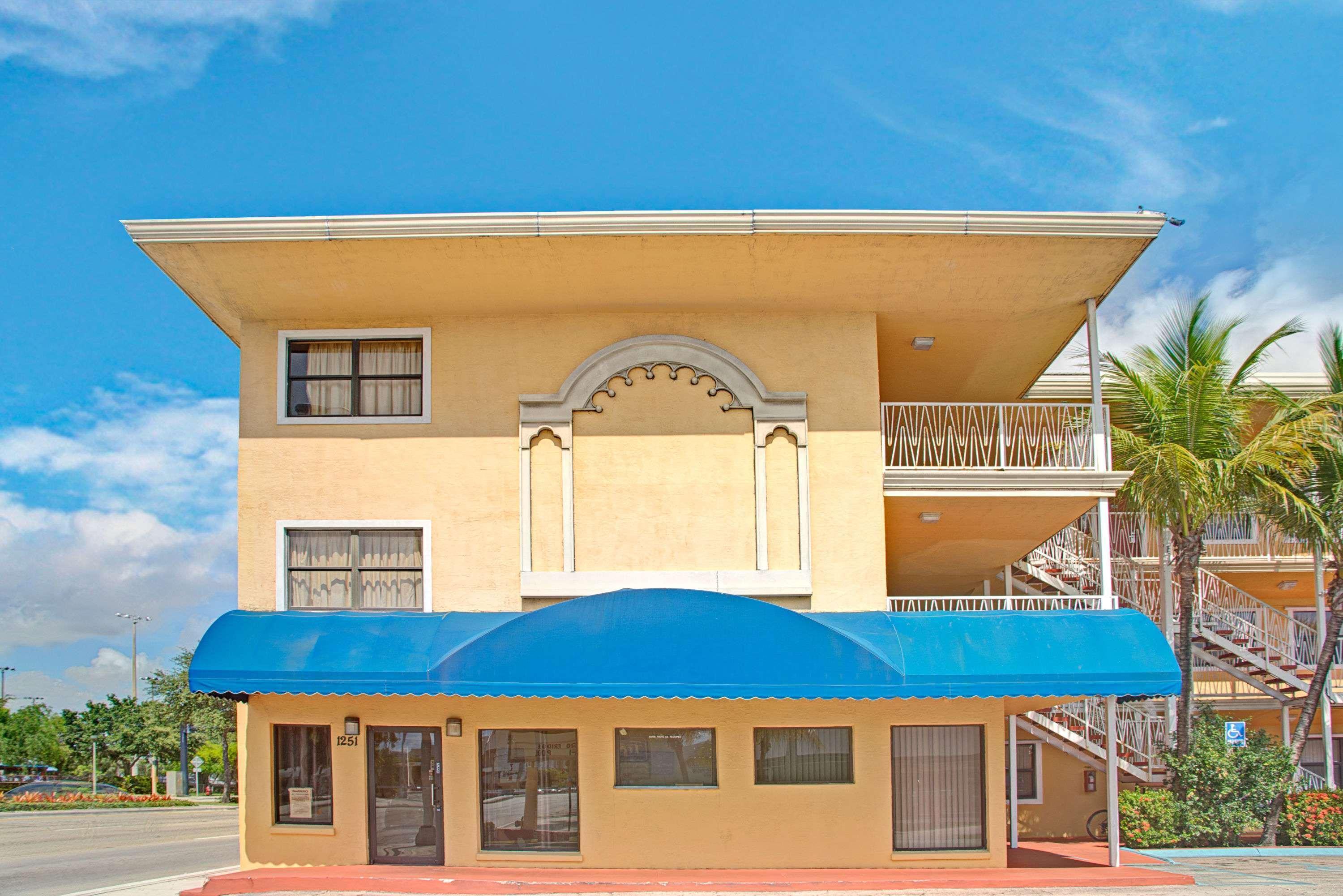 Travelodge By Wyndham Lauderdale Hotel Fort Lauderdale