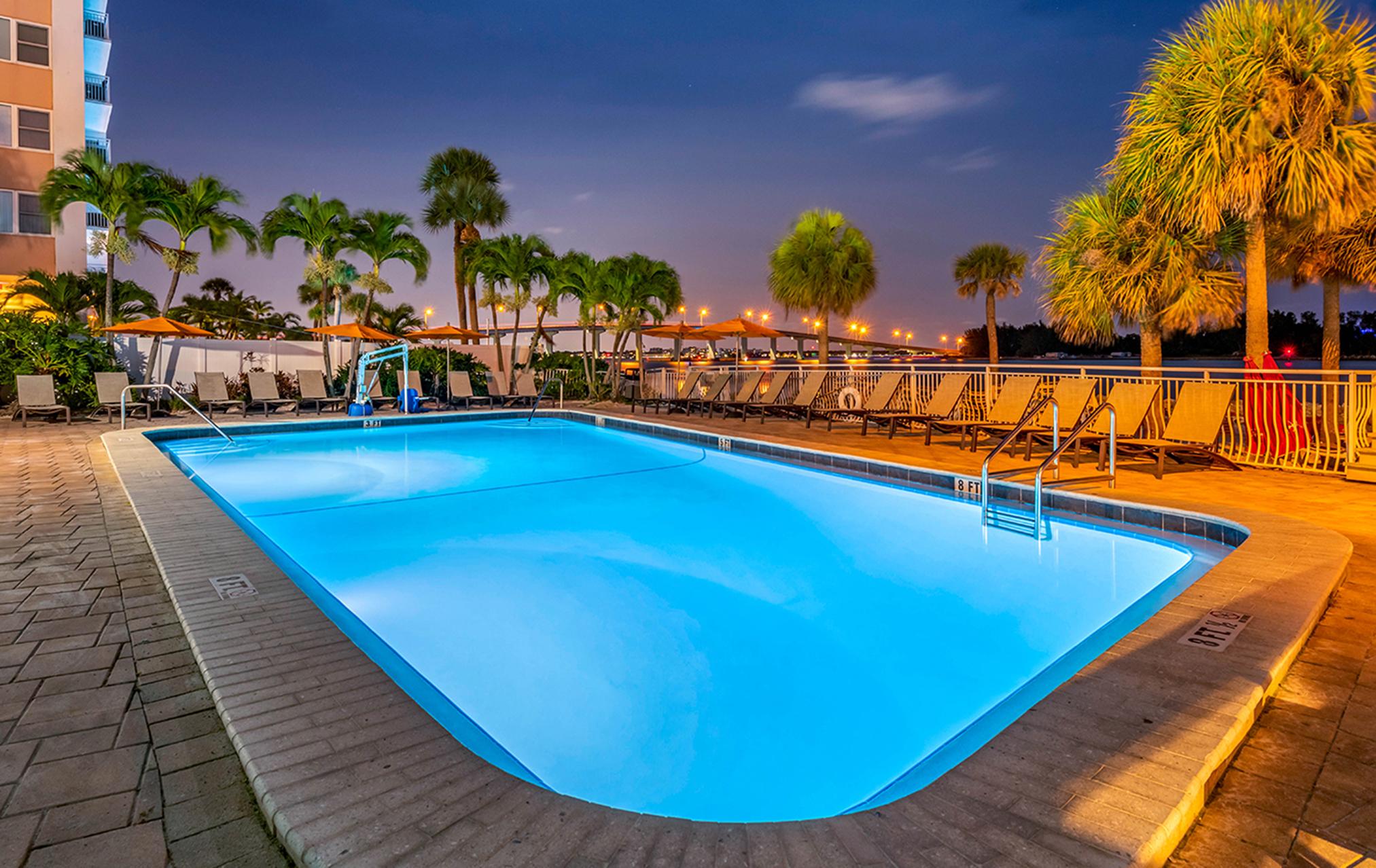 Winter The Dolphin's Club, Ascend Collection Hotel Clearwater Beach
