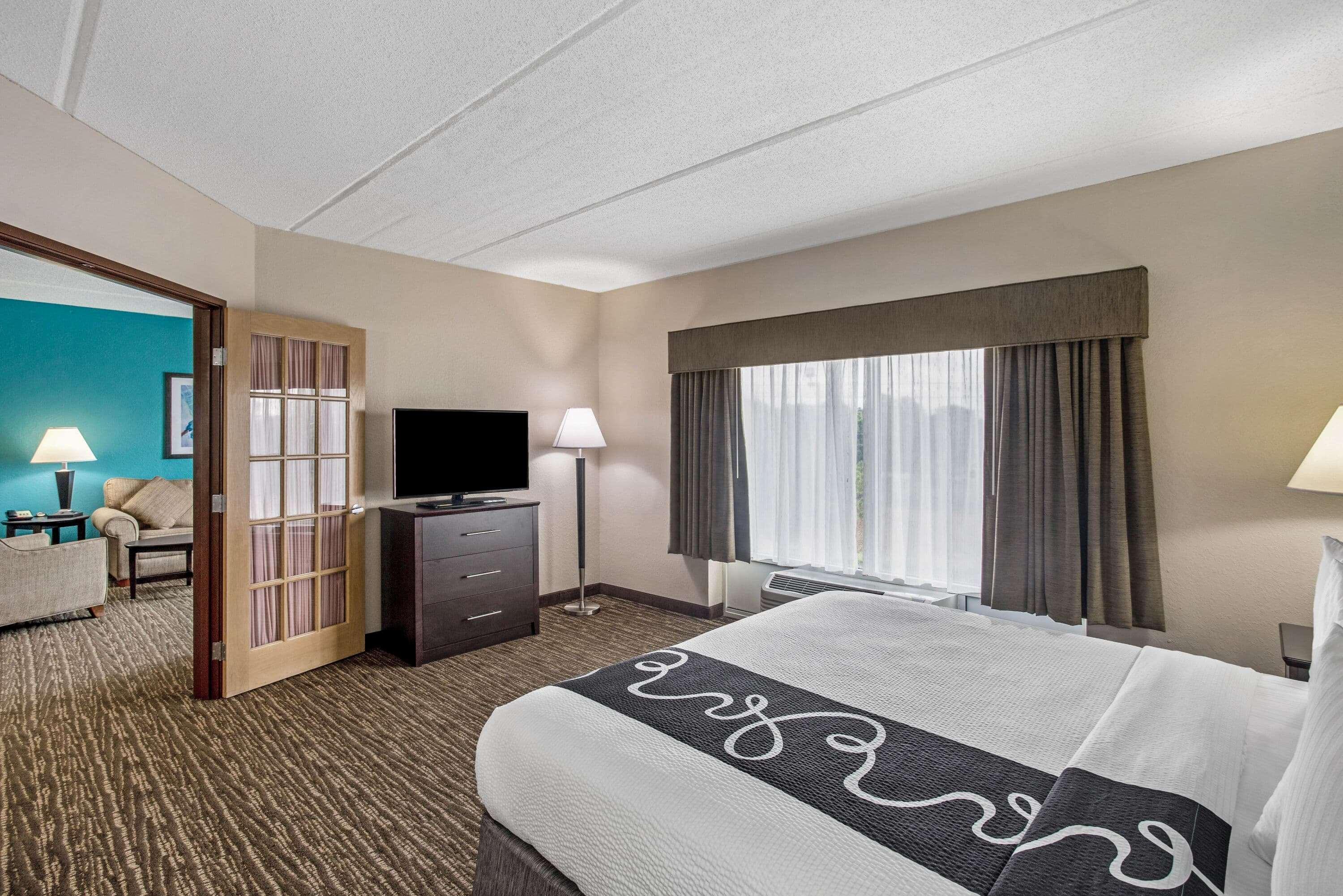 Comfort & I75 Hotel 2*