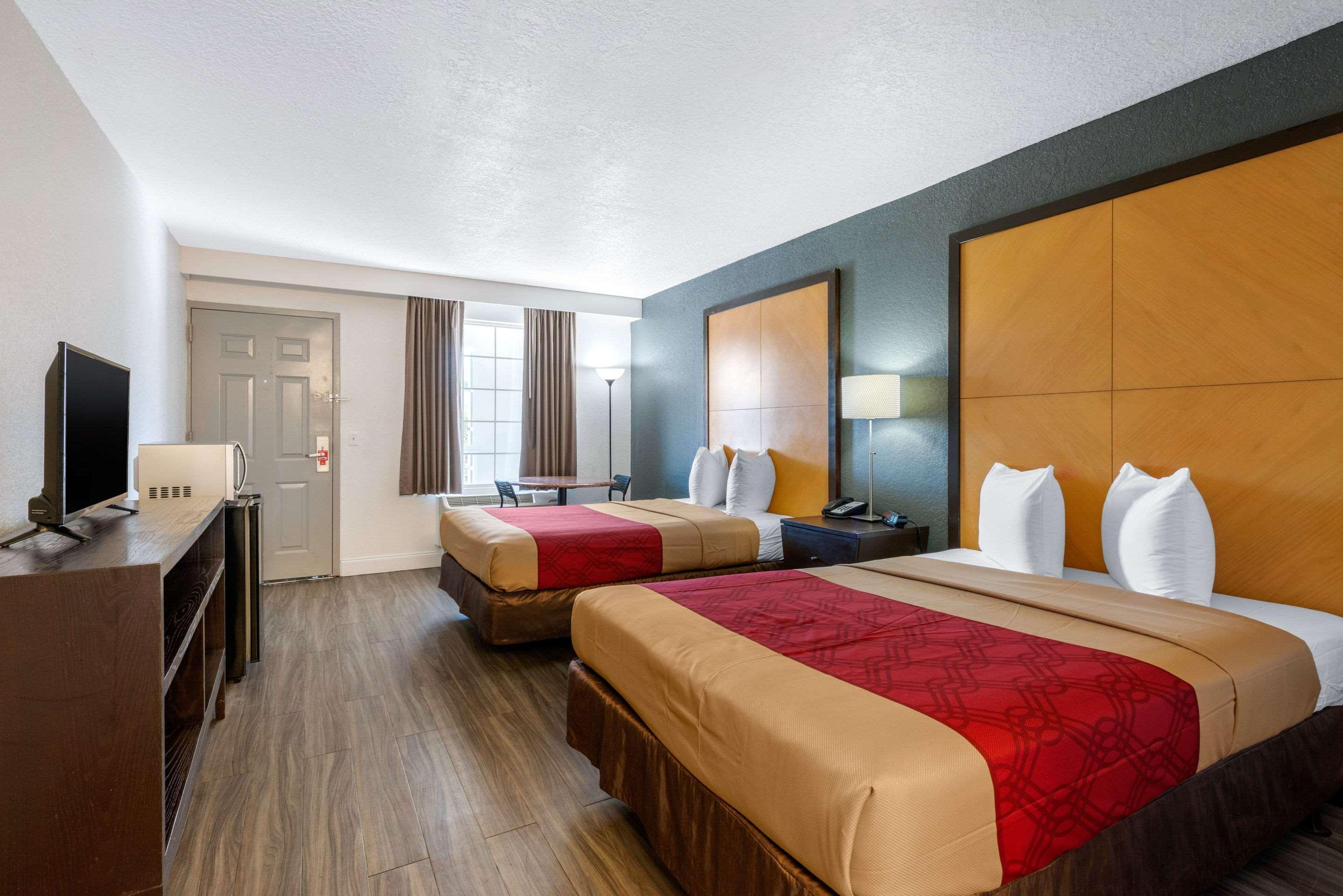 Econo Airport - Rj Stadium Lodge Tampa